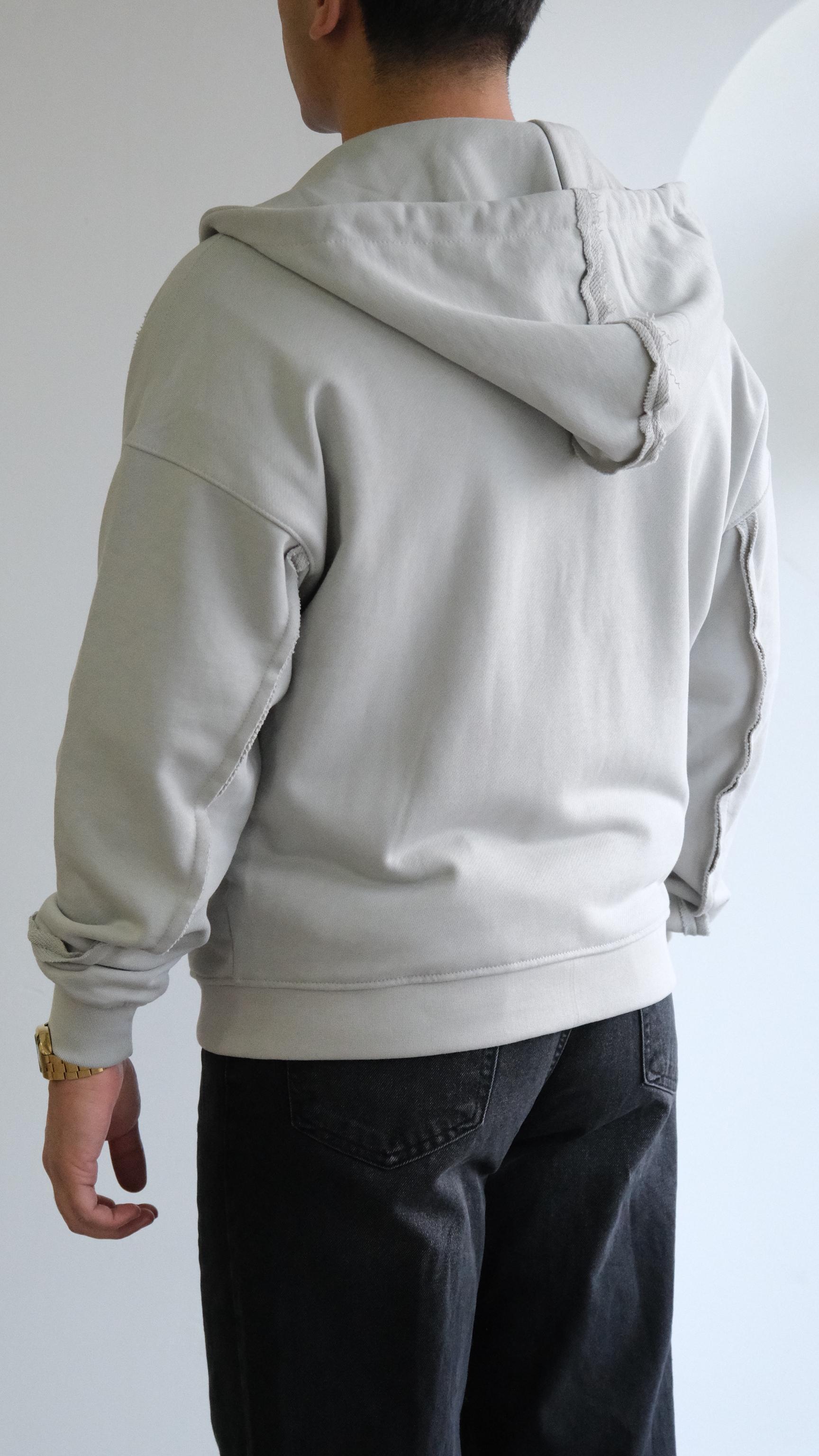 Gri Kapüşonlu Şerit Desenli Sweatshirt