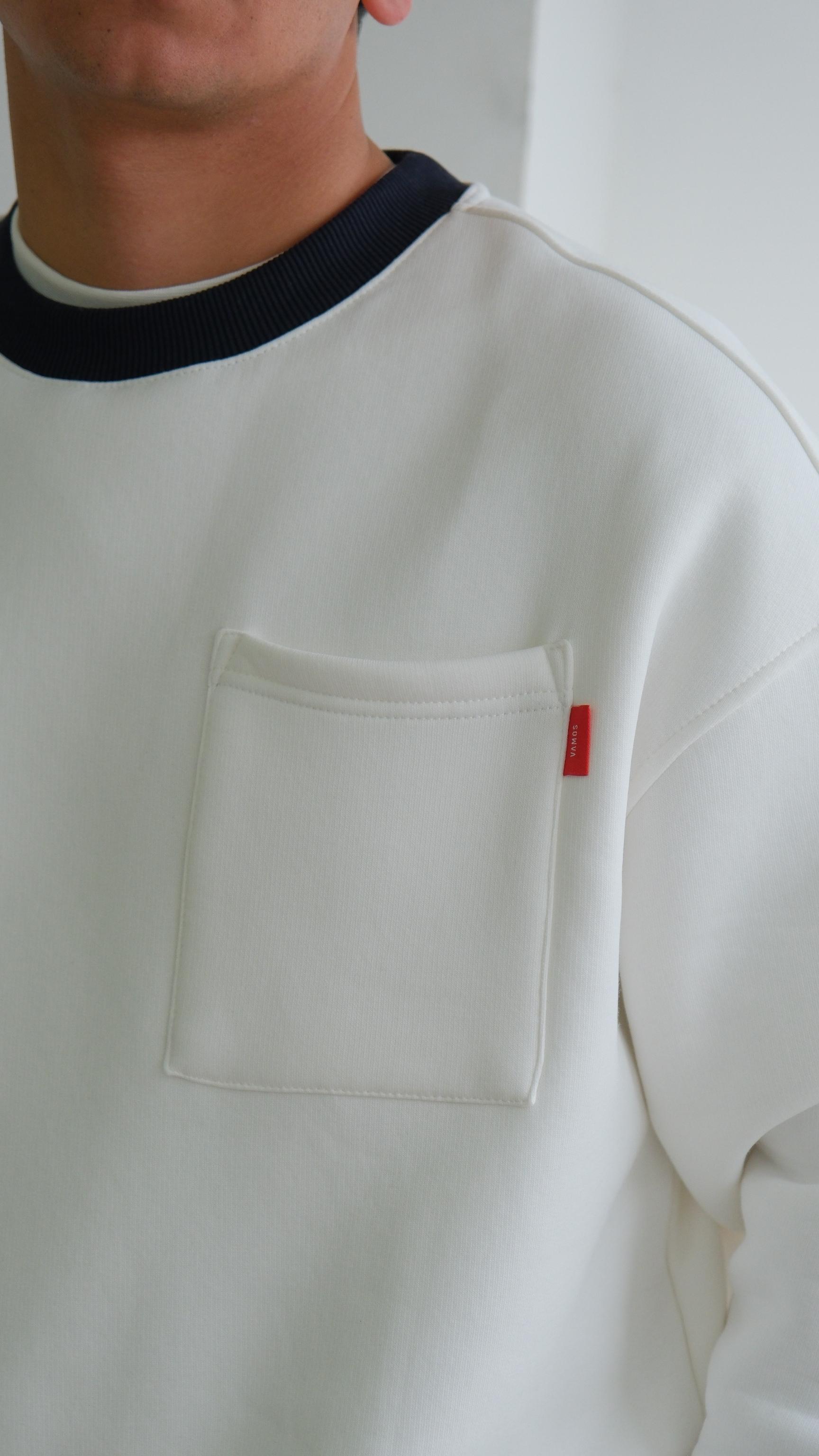 Simit Yaka Lacivert Şeritli Beyaz Sweat