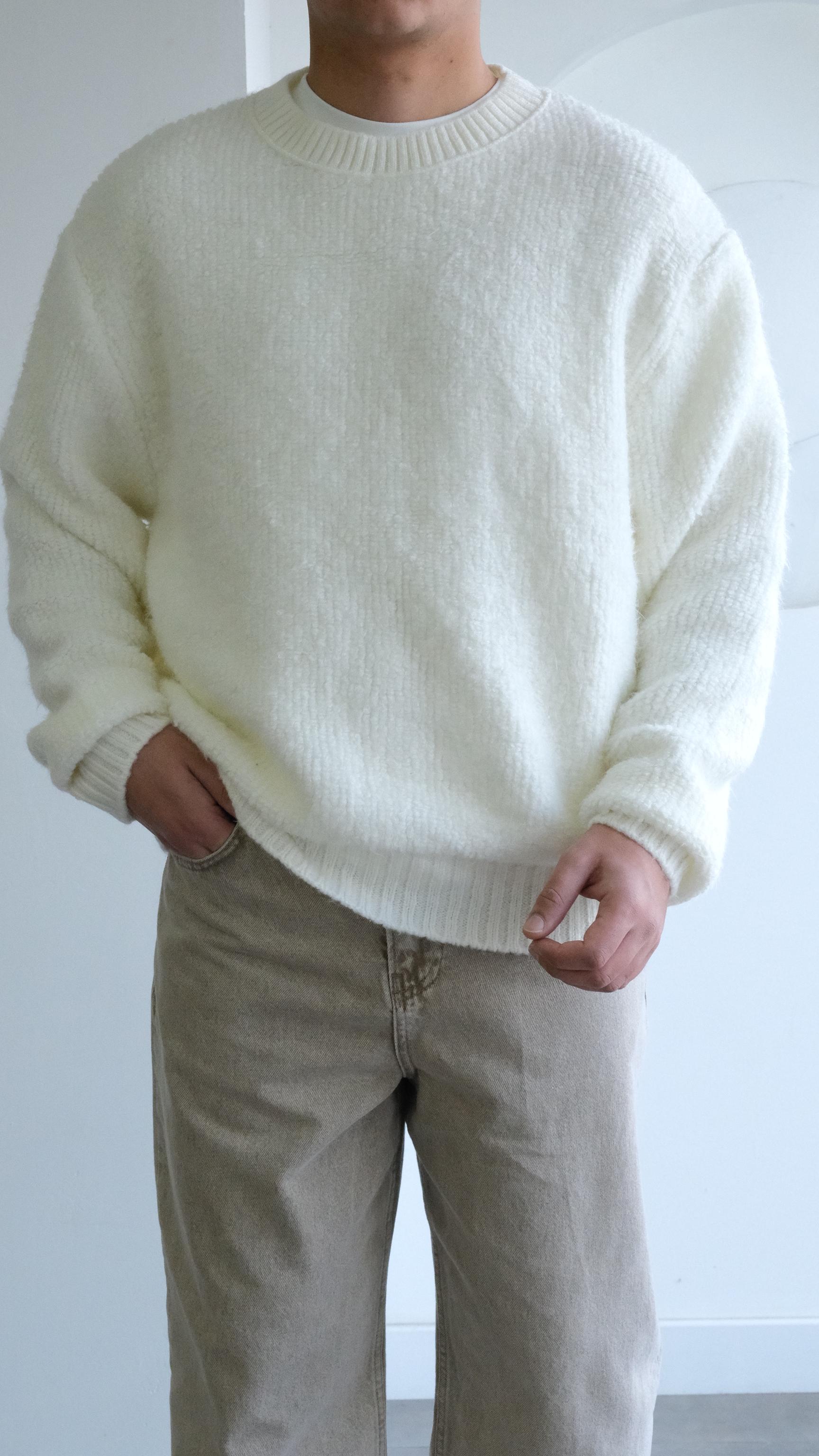 Bukle Örme Dokulu Beyaz Kazak