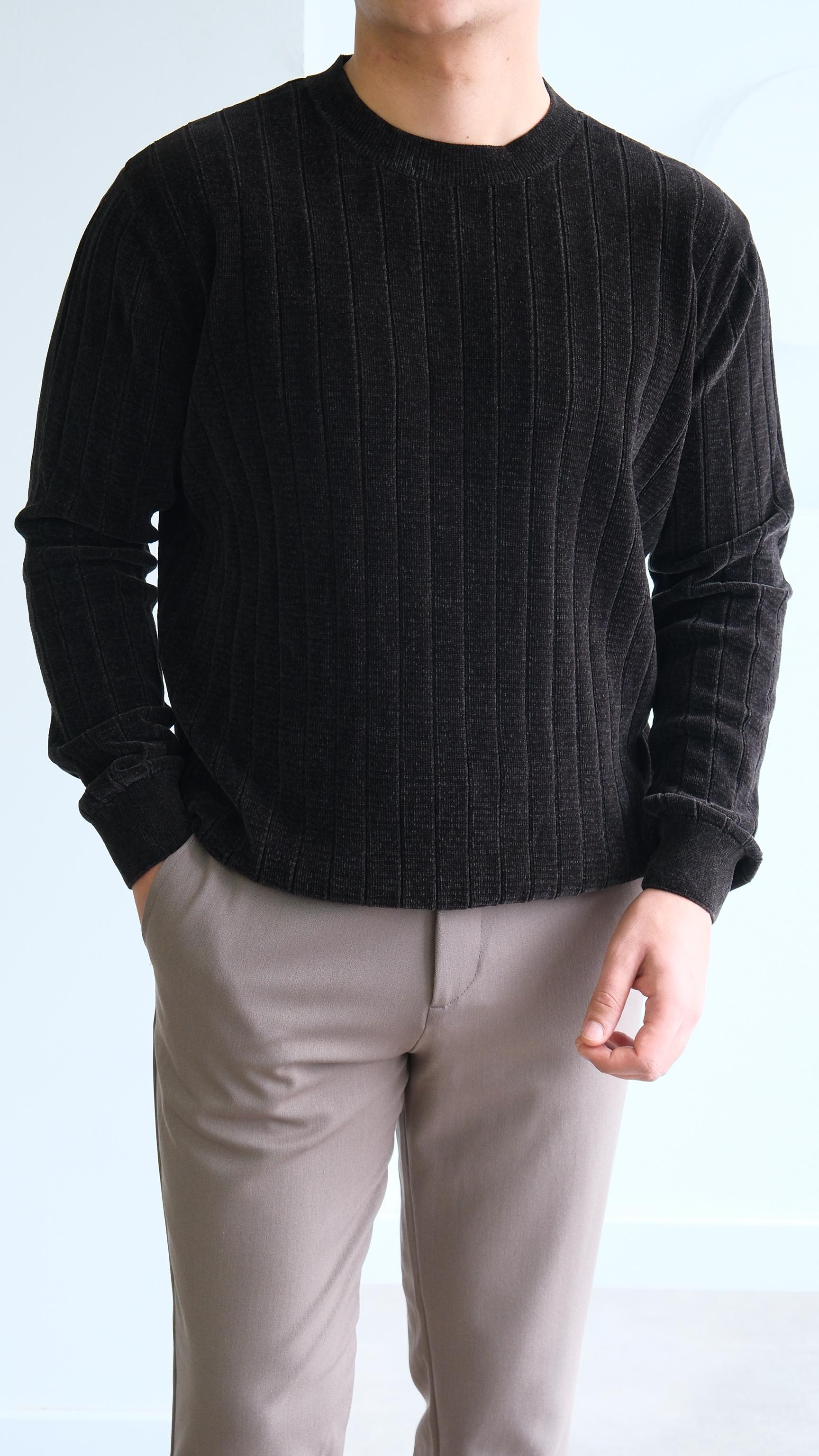 Jakarlı Şeritli Siyah Simit Yaka Kazak