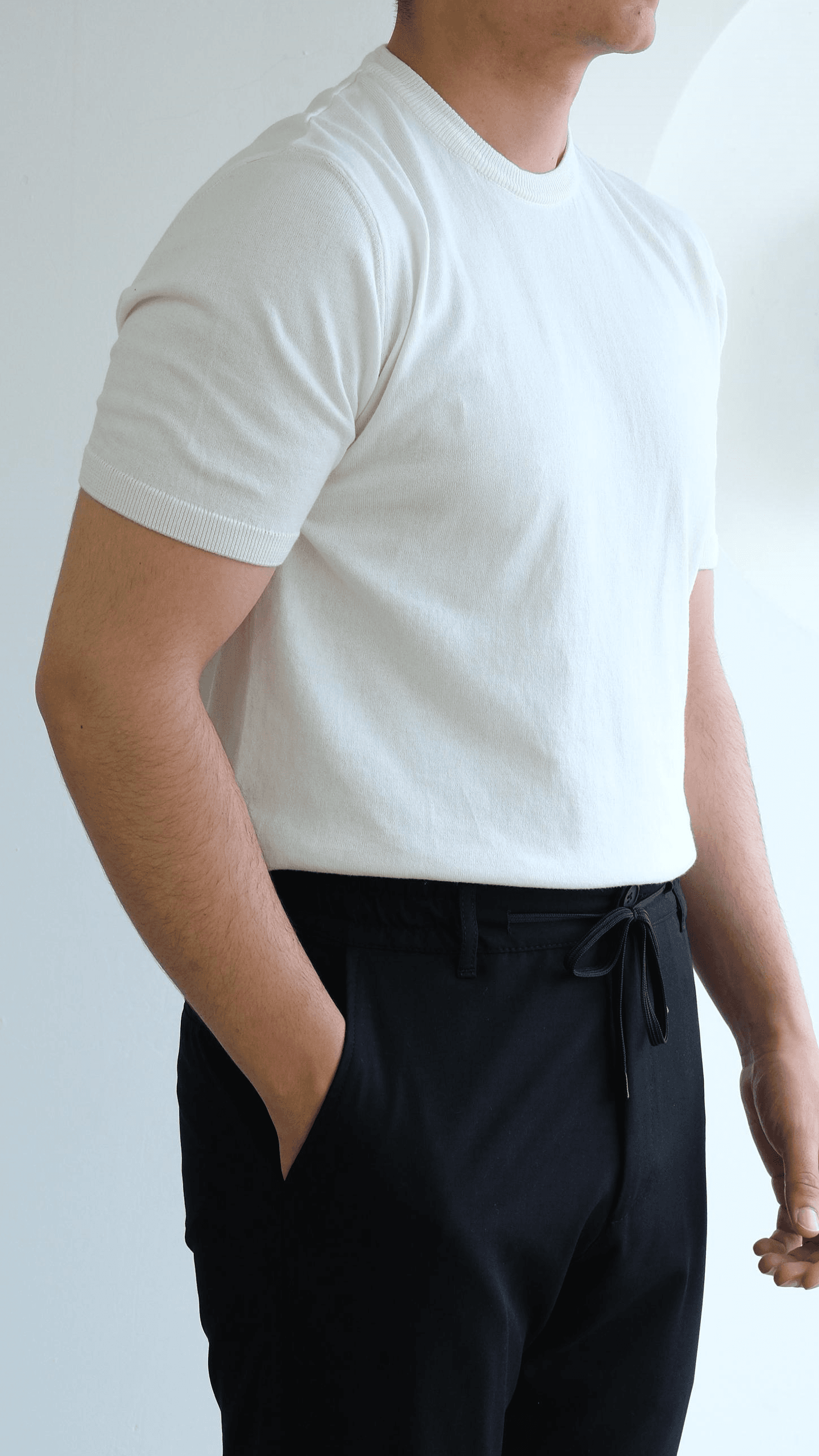 Beyaz Simit Yaka Triko Tshirt