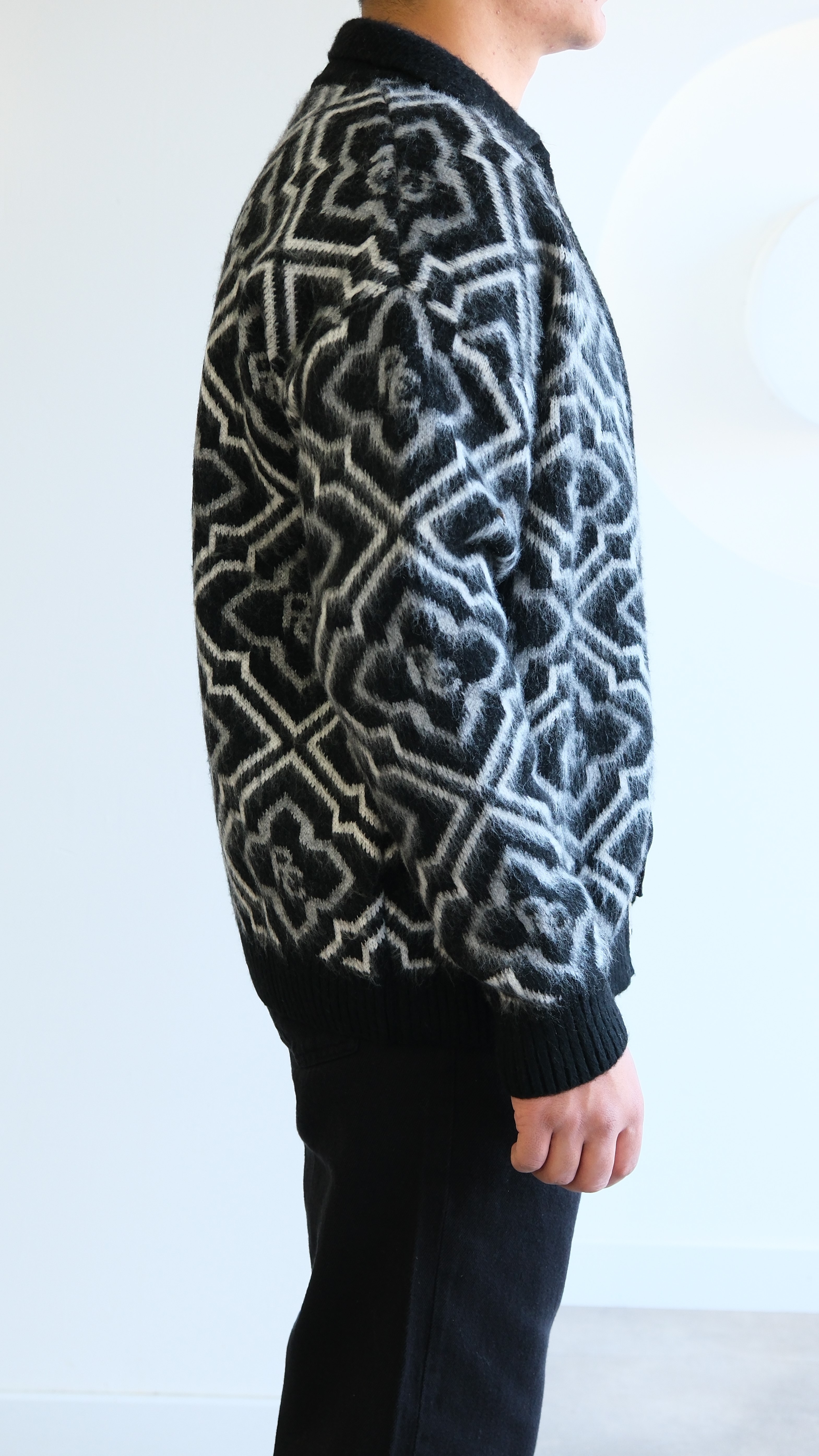 Yün Görünümlü Siyah Desenli Hırka