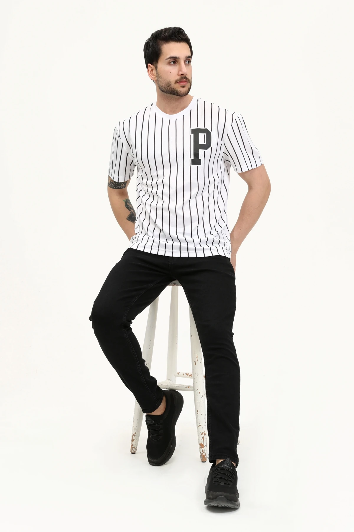 Unisex Siyah-Beyaz Çizgili Regular Fit Bisiklet Yaka T-Shirt