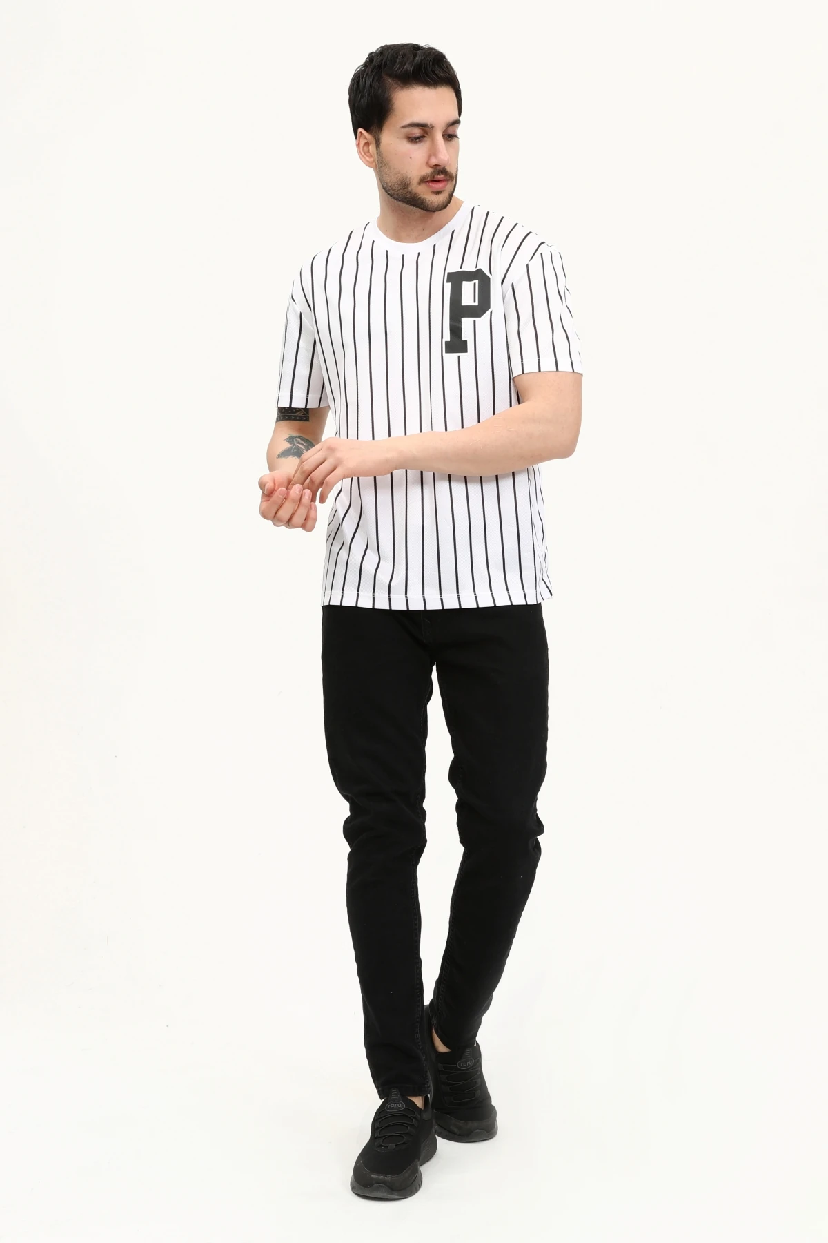 Unisex Siyah-Beyaz Çizgili Regular Fit Bisiklet Yaka T-Shirt