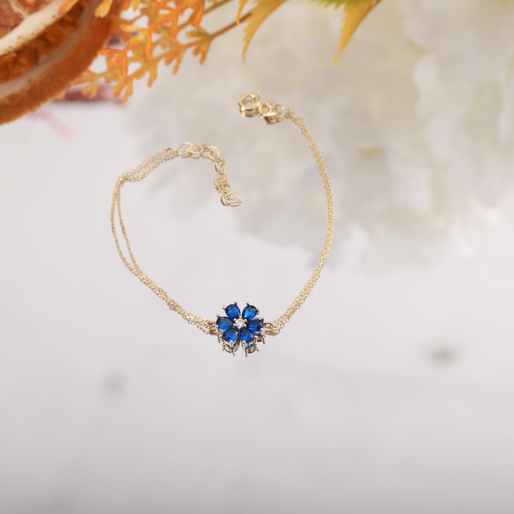 14 Carat Gold Sapphire Stone Flower Bracelet