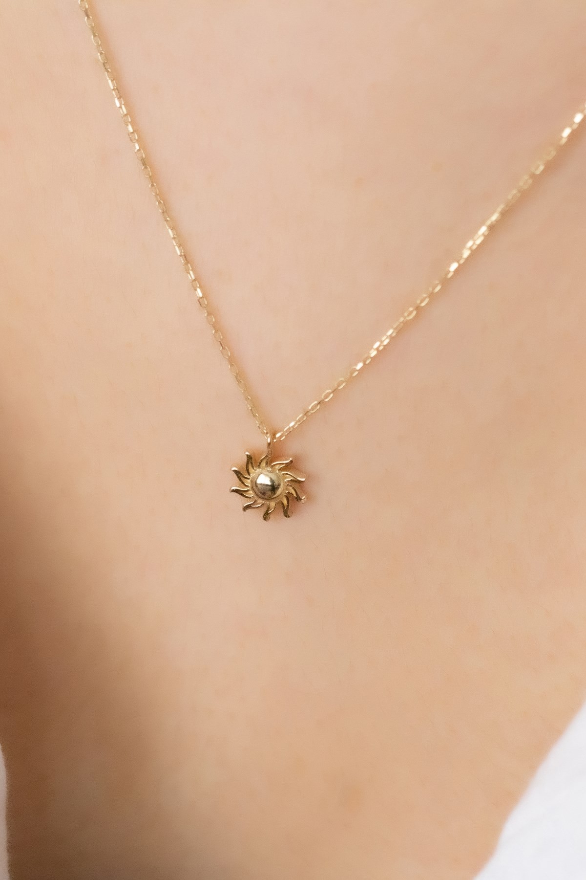 14 Carat Gold Minimal Sun Necklace