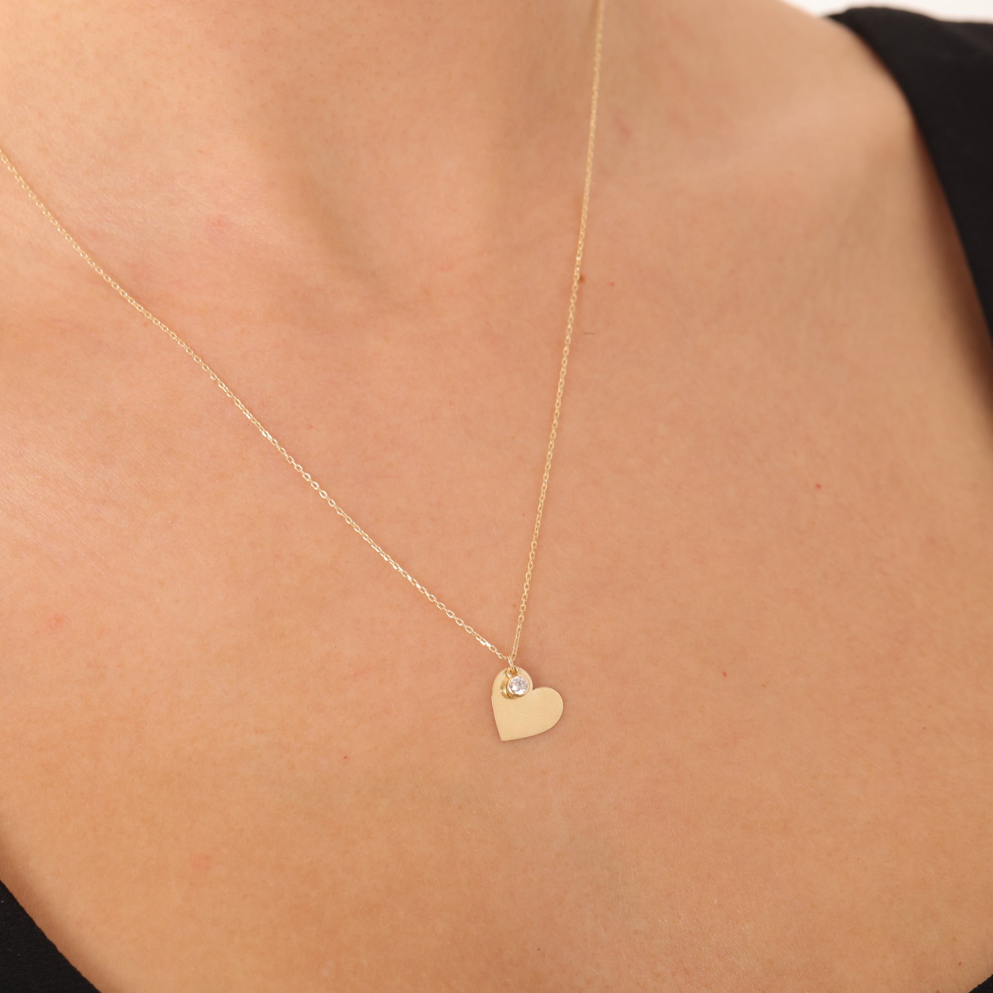 14 Carat Gold Stone Detailed Heart Necklace