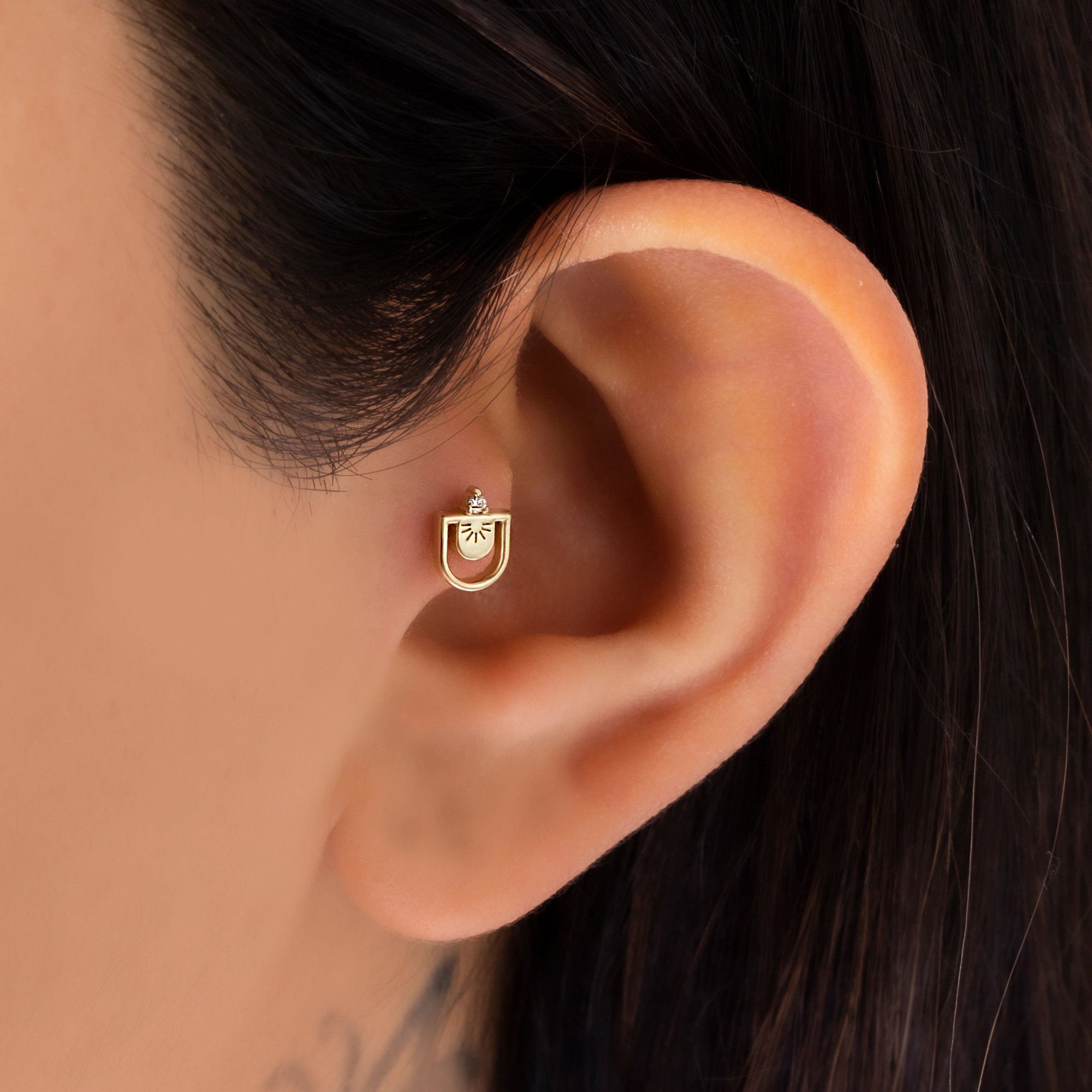 14 Carat Gold Stone Geometric Design Piercing