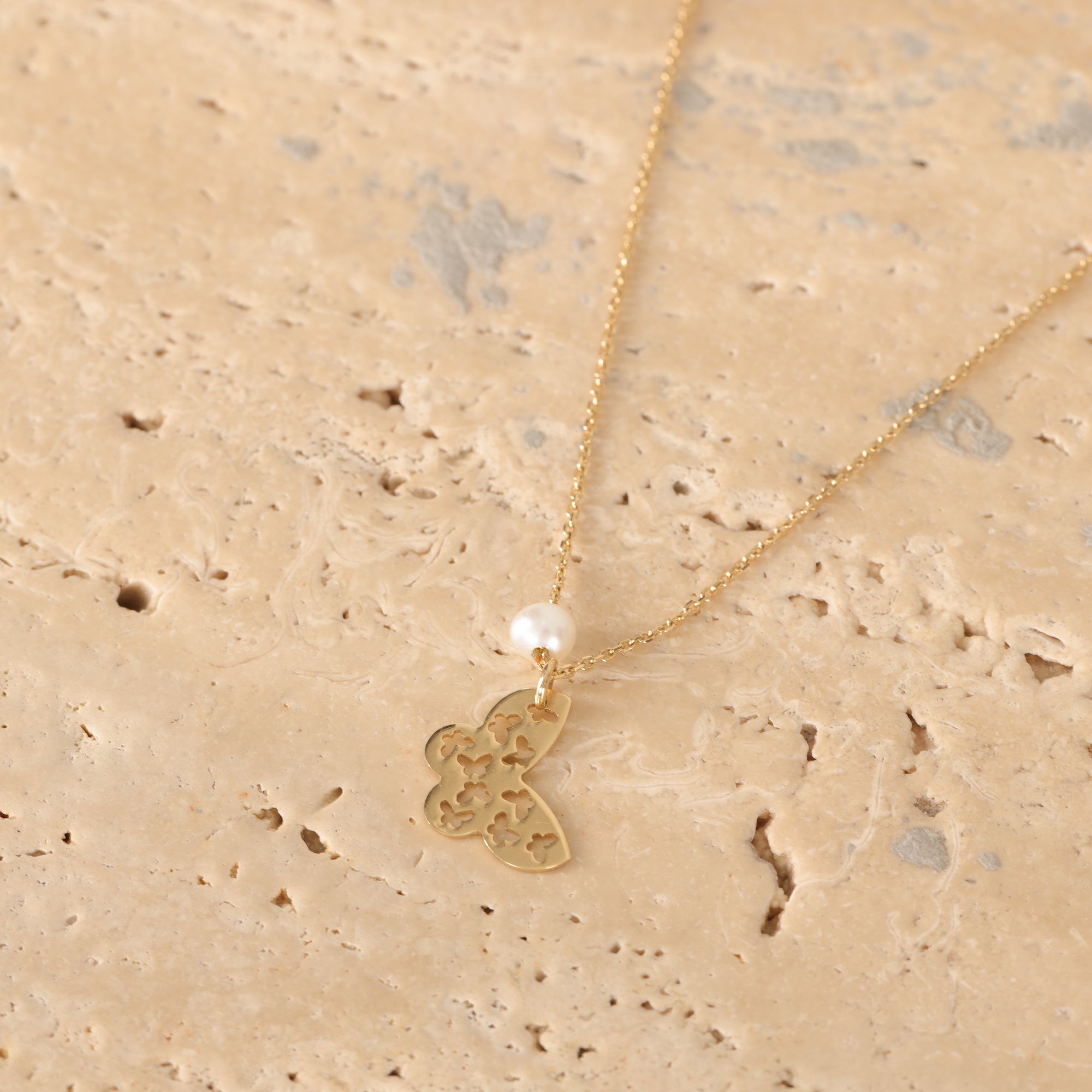 14 Carat Gold Butterfly Pattern Necklace