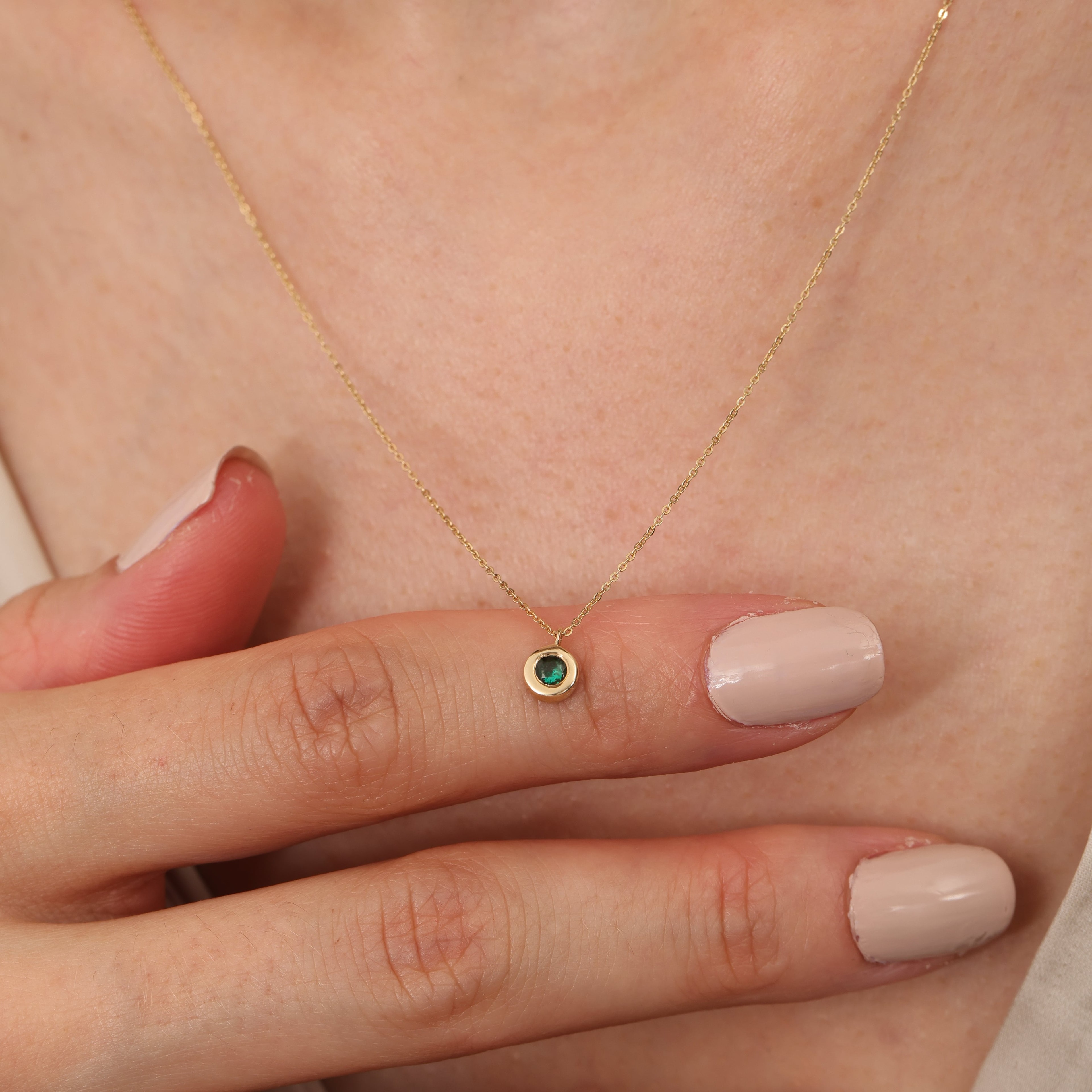 14 Carat Gold Emerald Stone Minimal Necklace