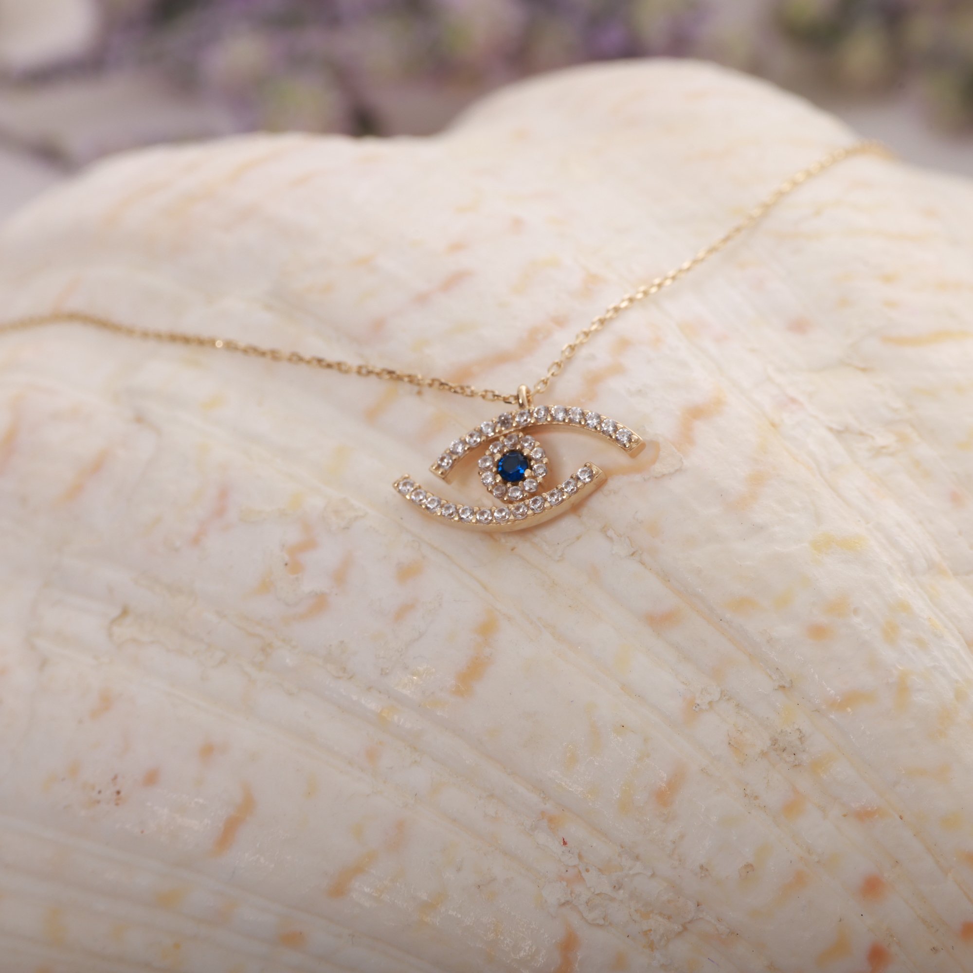 14 Carat Gold Eye Detailed Stone Necklace