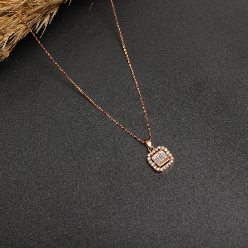 Design Diamond Necklace with Gold Baguette Stone