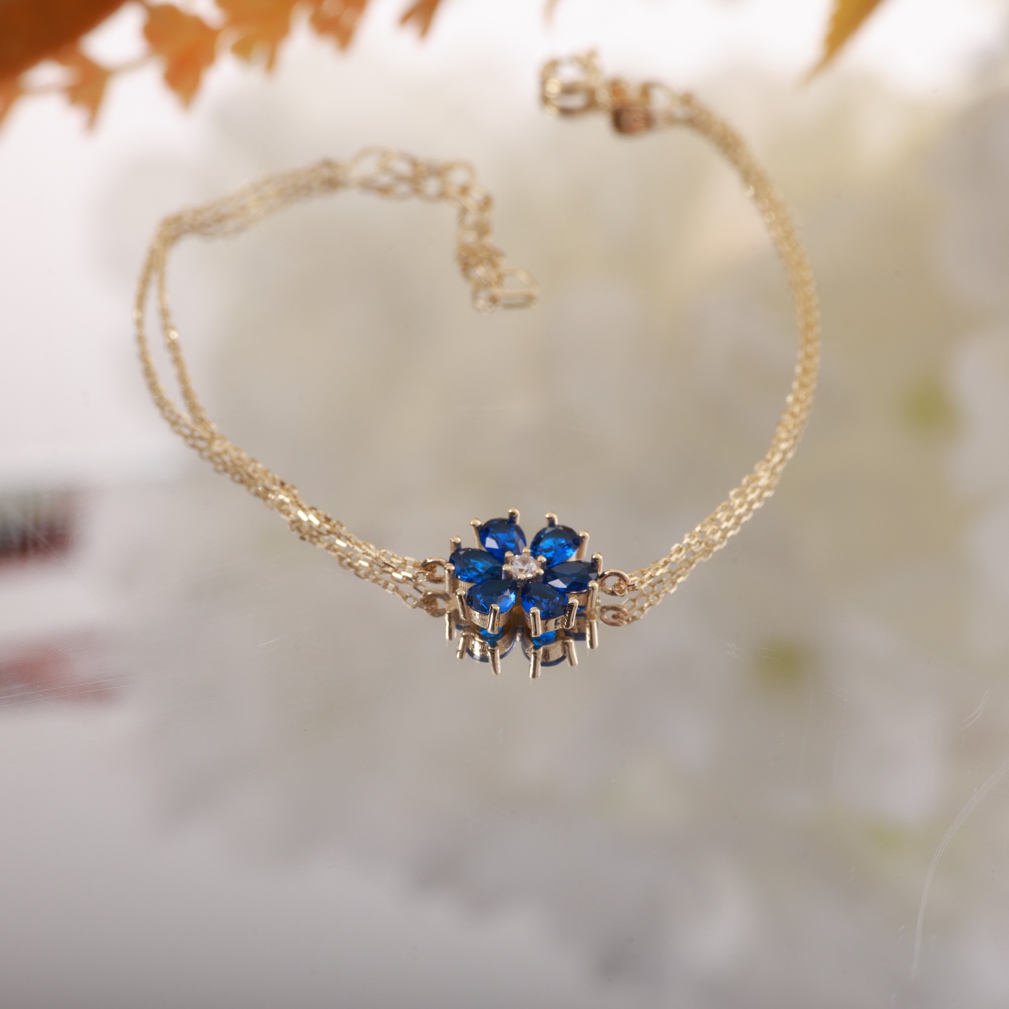 14 Carat Gold Sapphire Stone Flower Bracelet