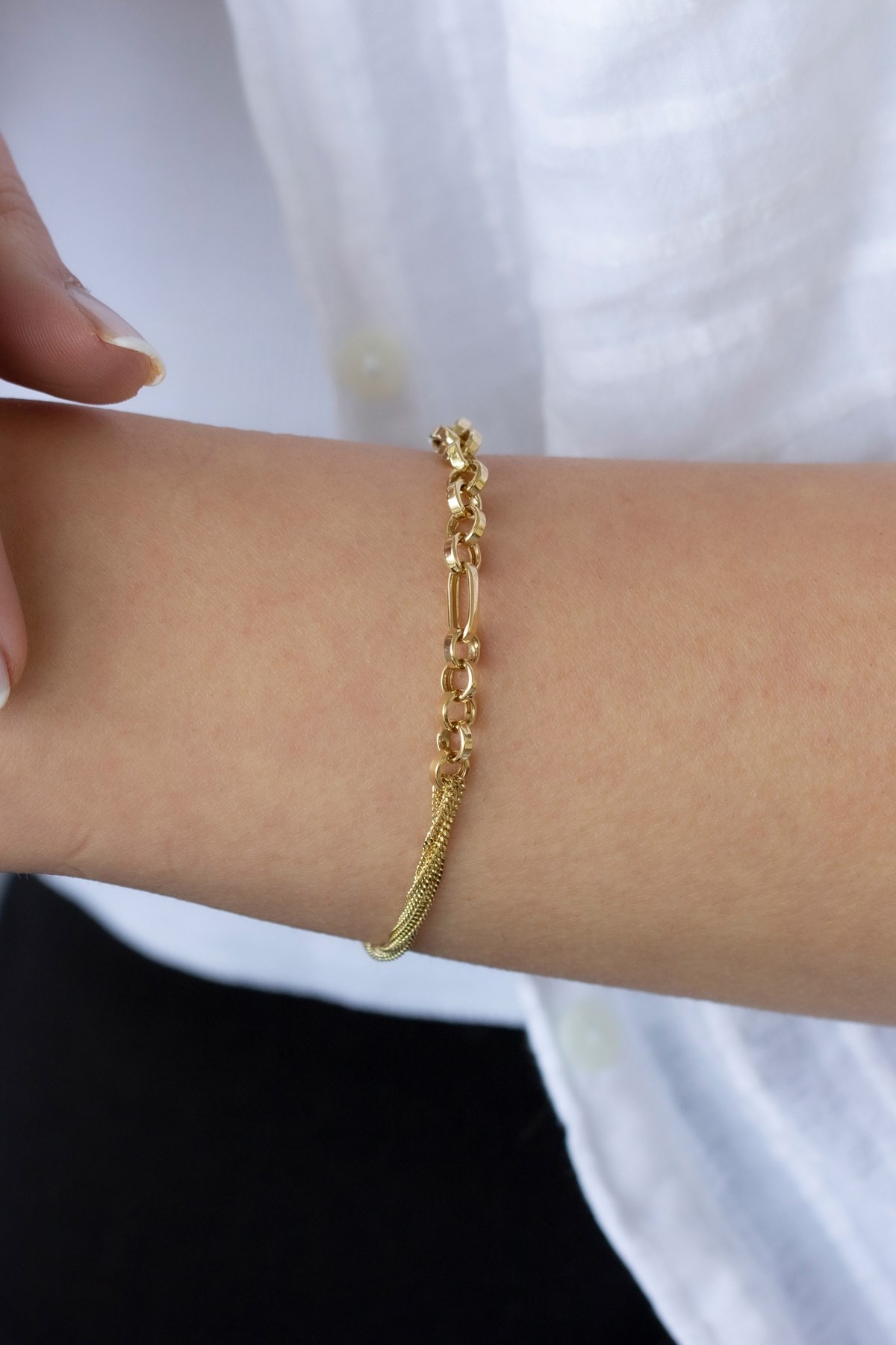 14 Carat Yellow Gold Mixed Design Bracelet