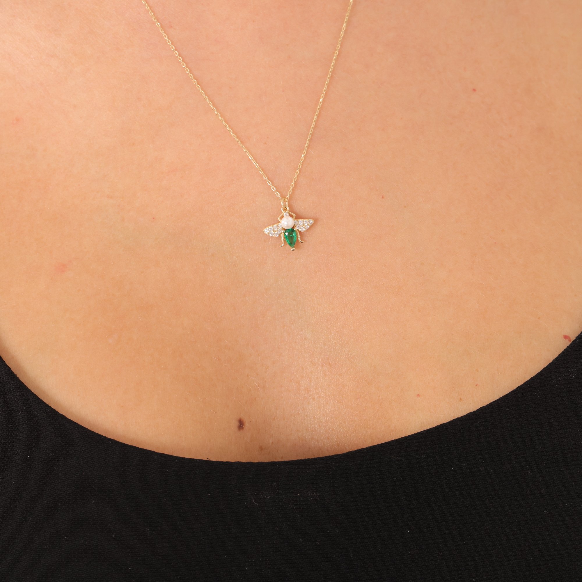 14 Carat Gold Pearl and Emerald Stone Bee Necklace