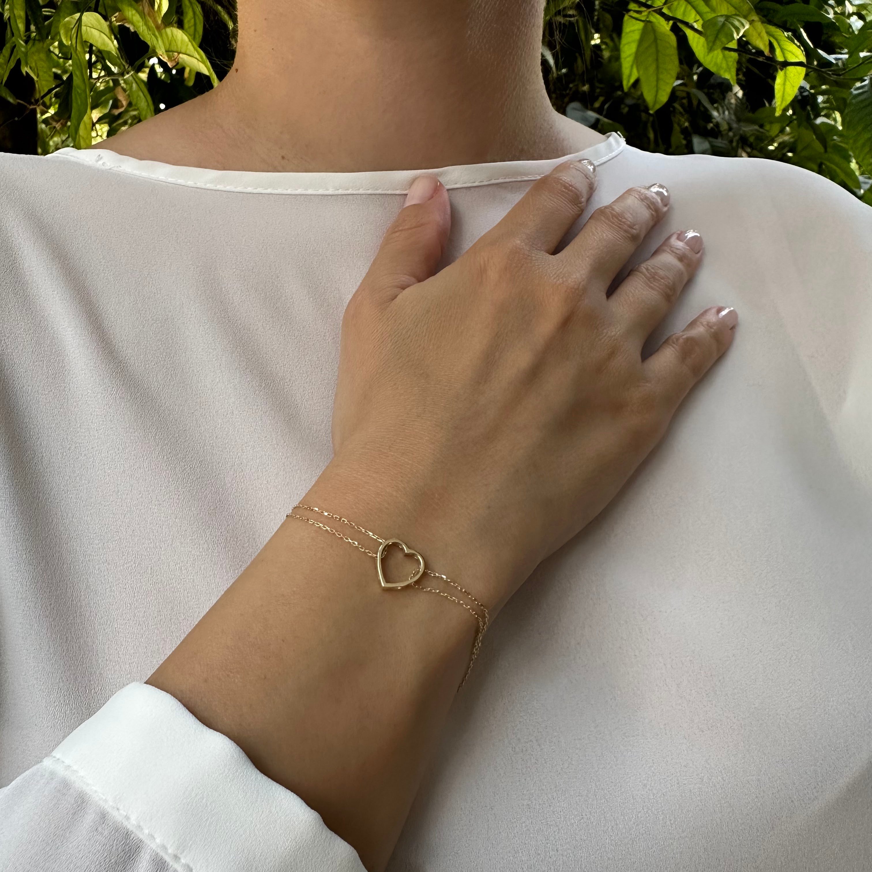 14 Carat Gold Minimal Heart Bracelet