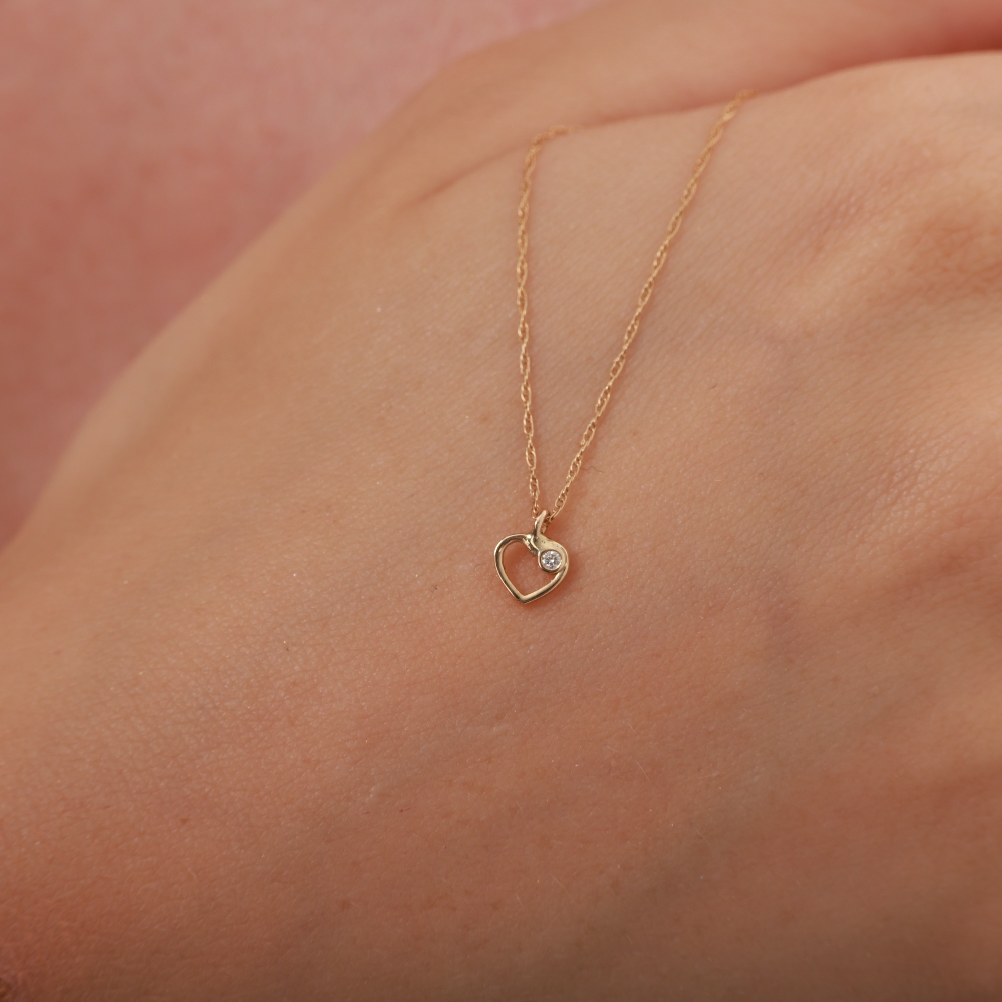 14 Carat Gold Single Stone Minimal Heart Necklace