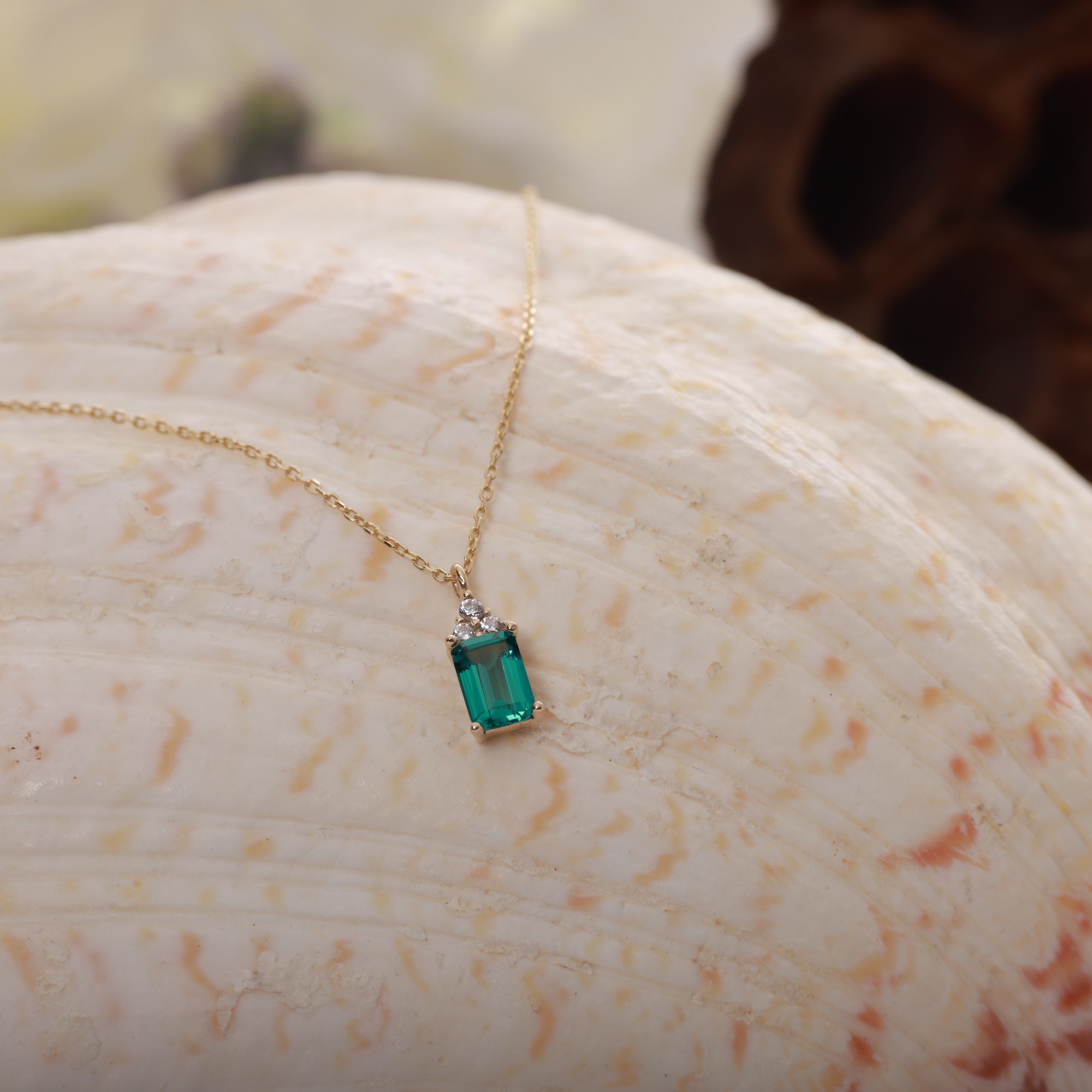 14 Carat Gold Emerald Baguette Stone Necklace