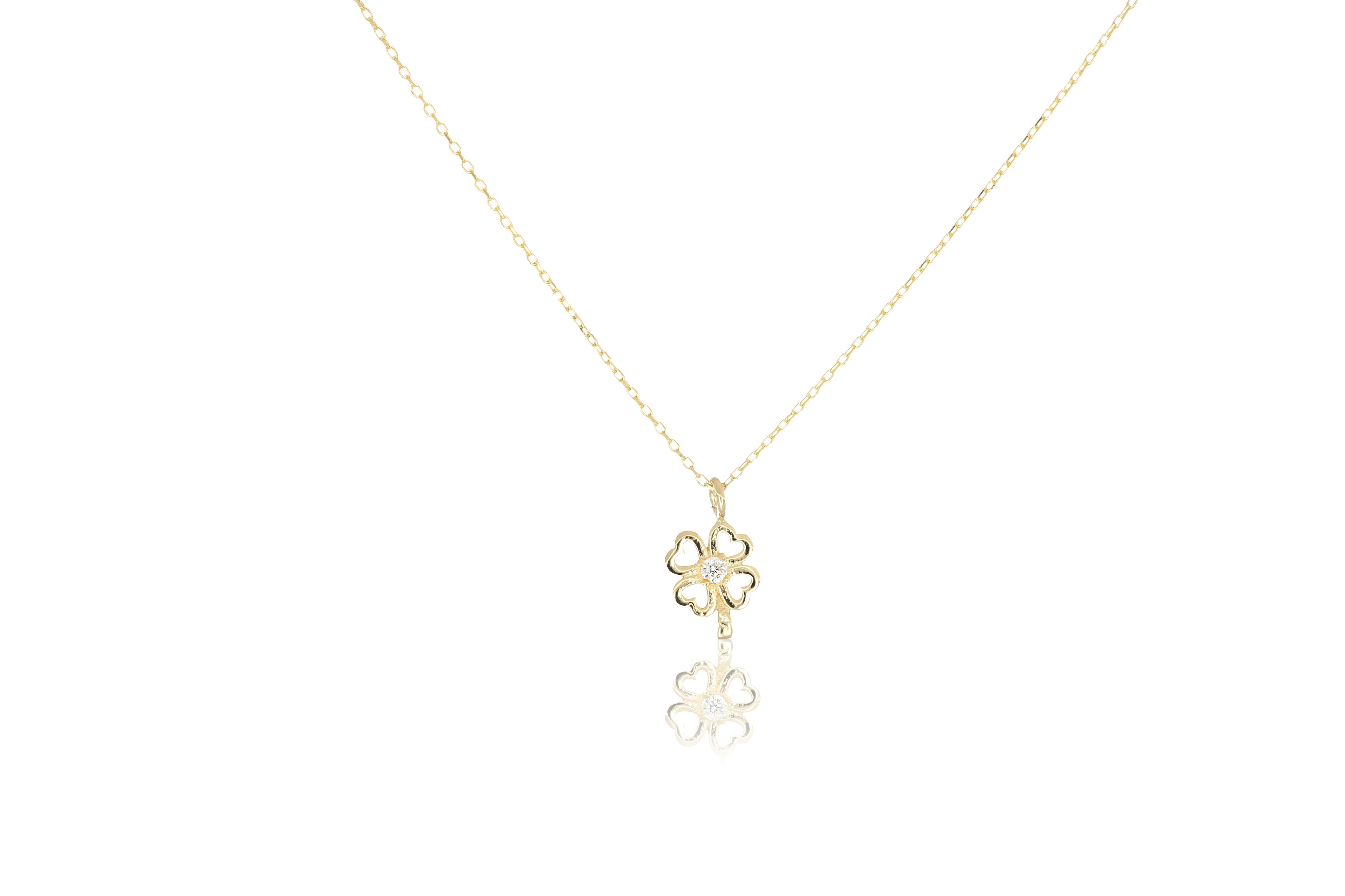 14 Carat Gold Heart Detailed Stone Clover Pendant