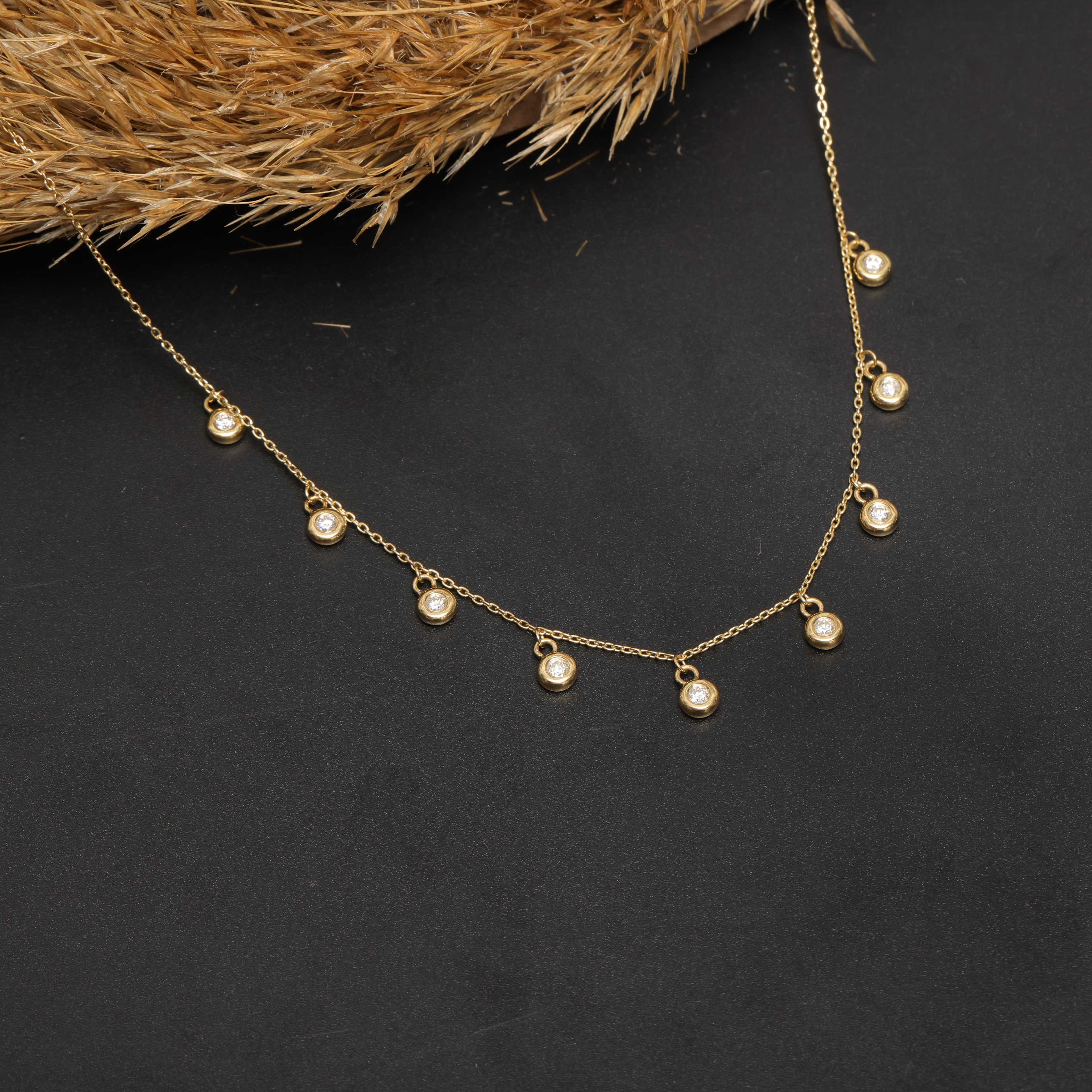 Elegant Necklace with Gold and Diamond Stones