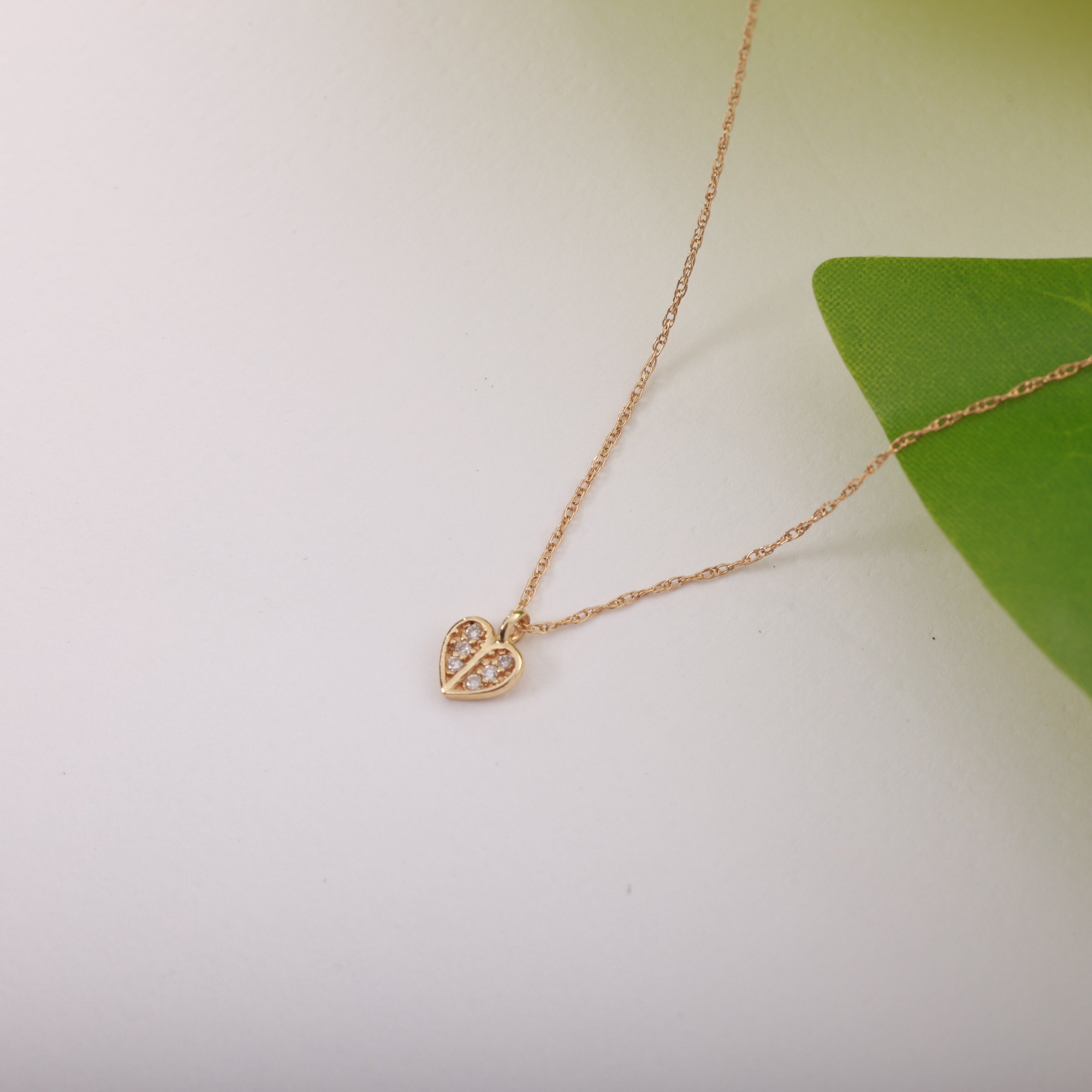 Minimal Heart Necklace with 14 Carat Gold Stone