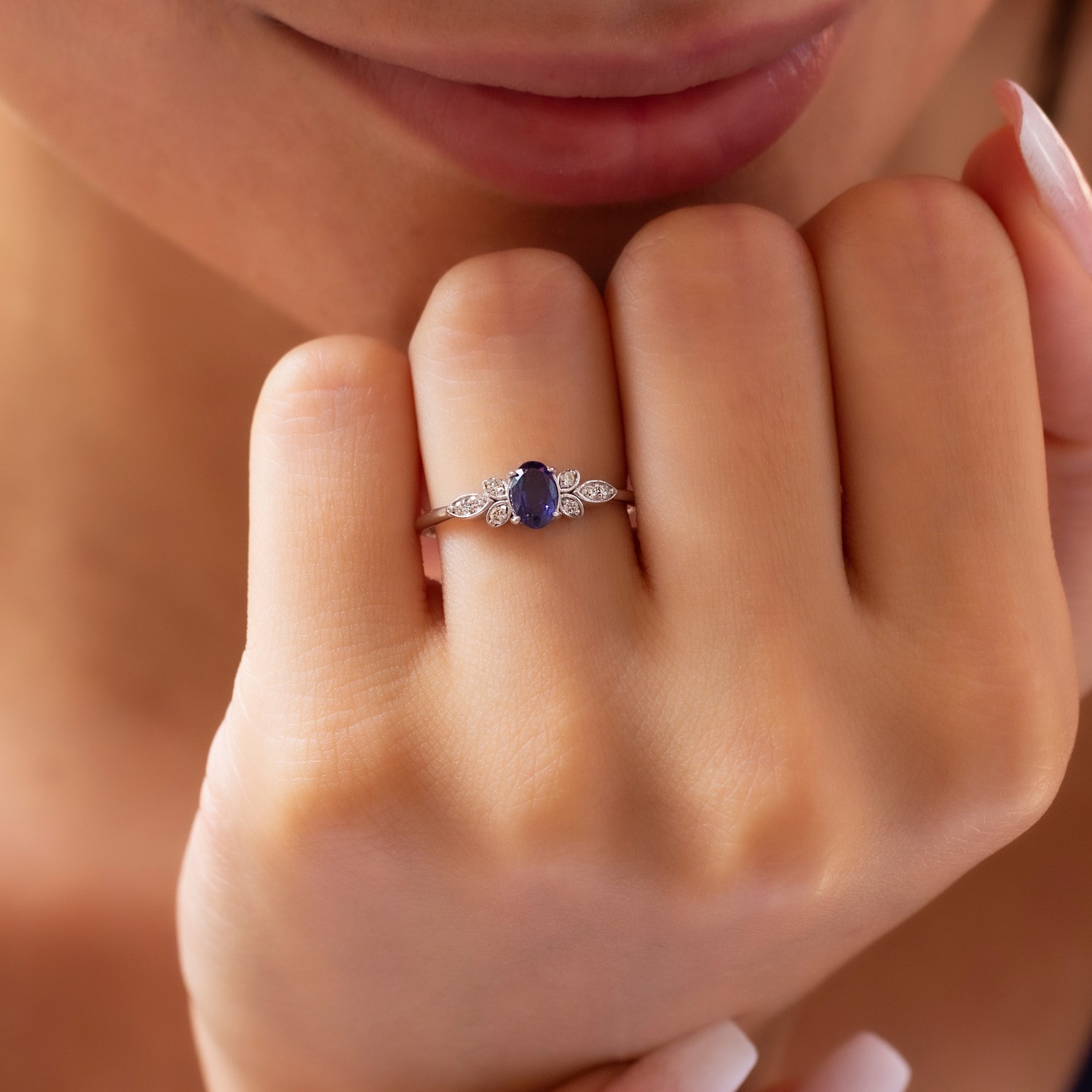 Gold Sapphire Stone Leaf Detailed Diamond Ring
