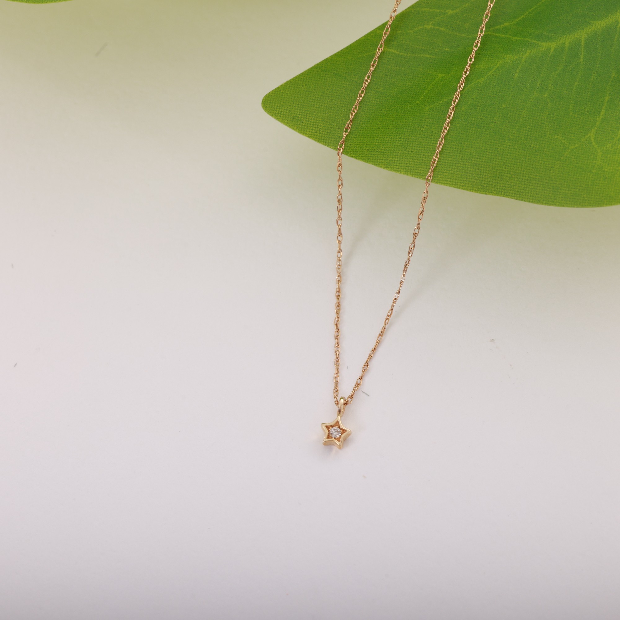 14 Carat Gold Minimal Single Stone Star Necklace