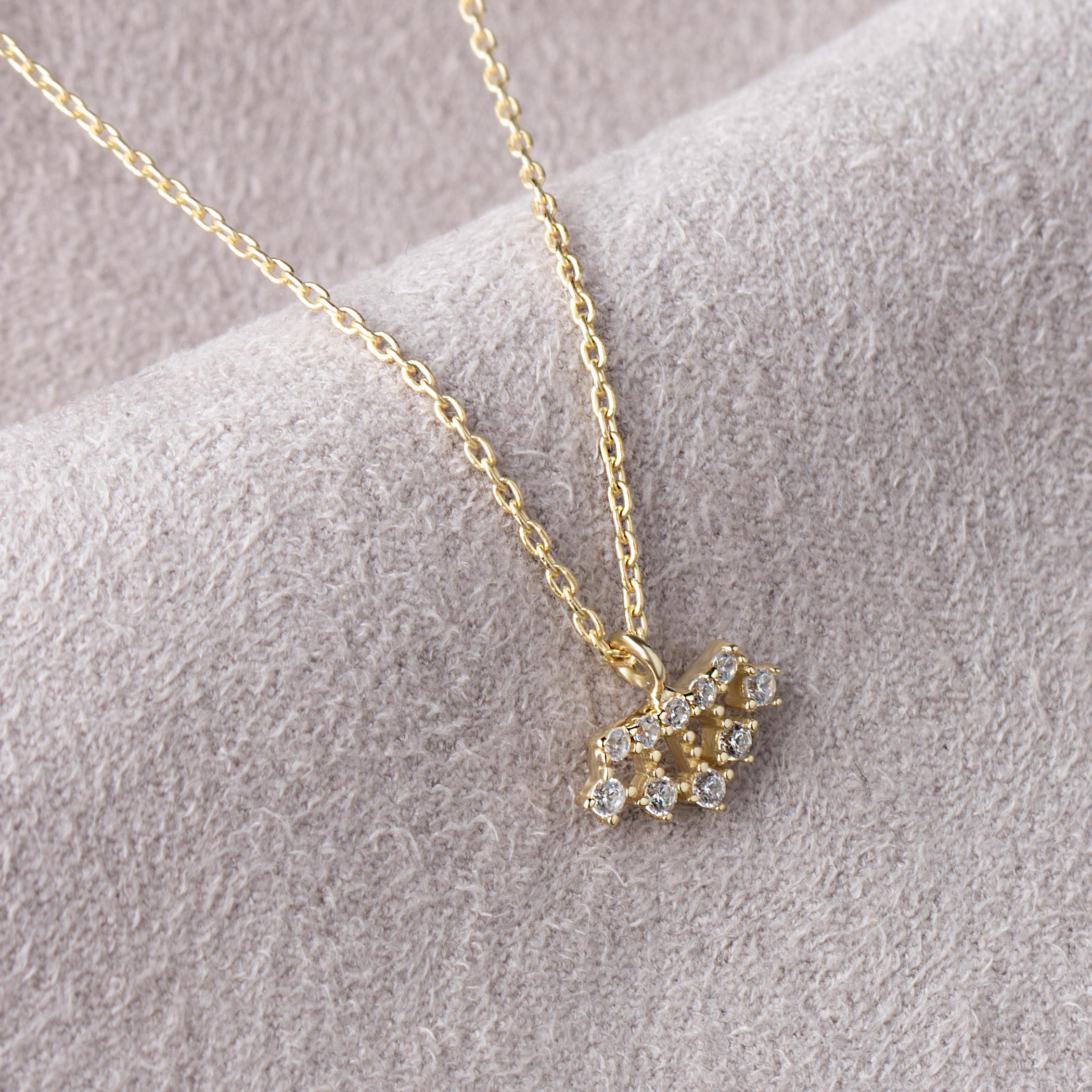 14 Carat Gold Minimal Stone Crown Necklace