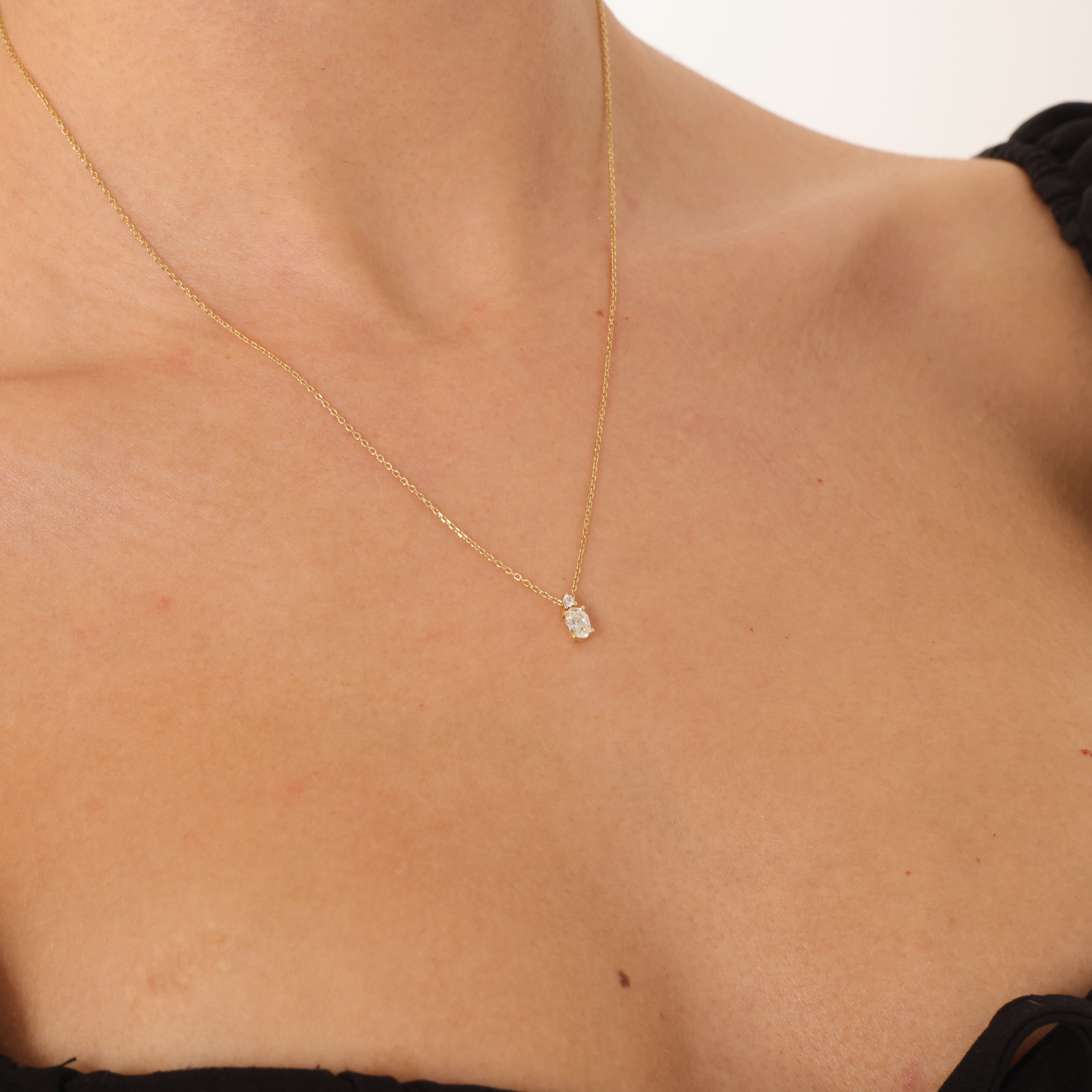 14 Carat Gold Diamond Stone Necklace