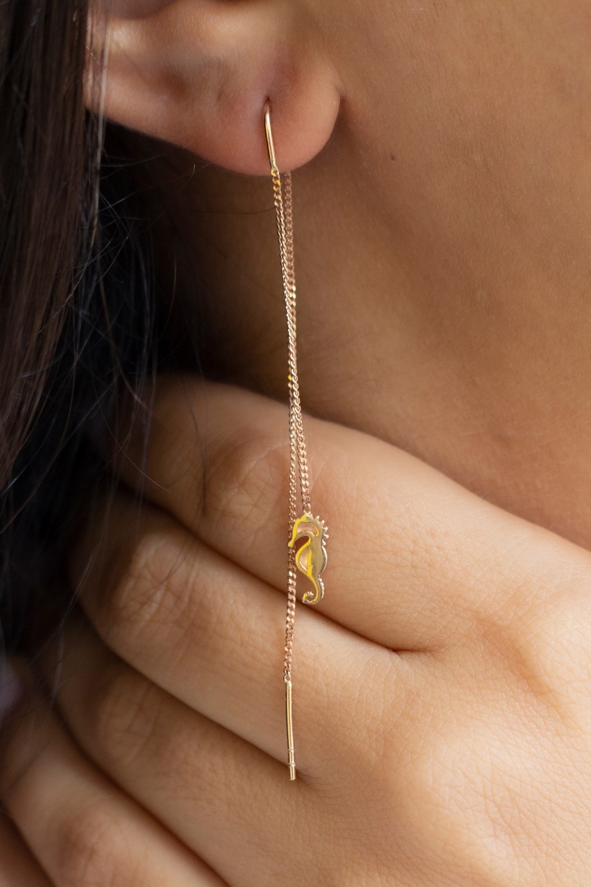 Minaliva 14 Carat Rose Gold Seahorse Chain Earrings