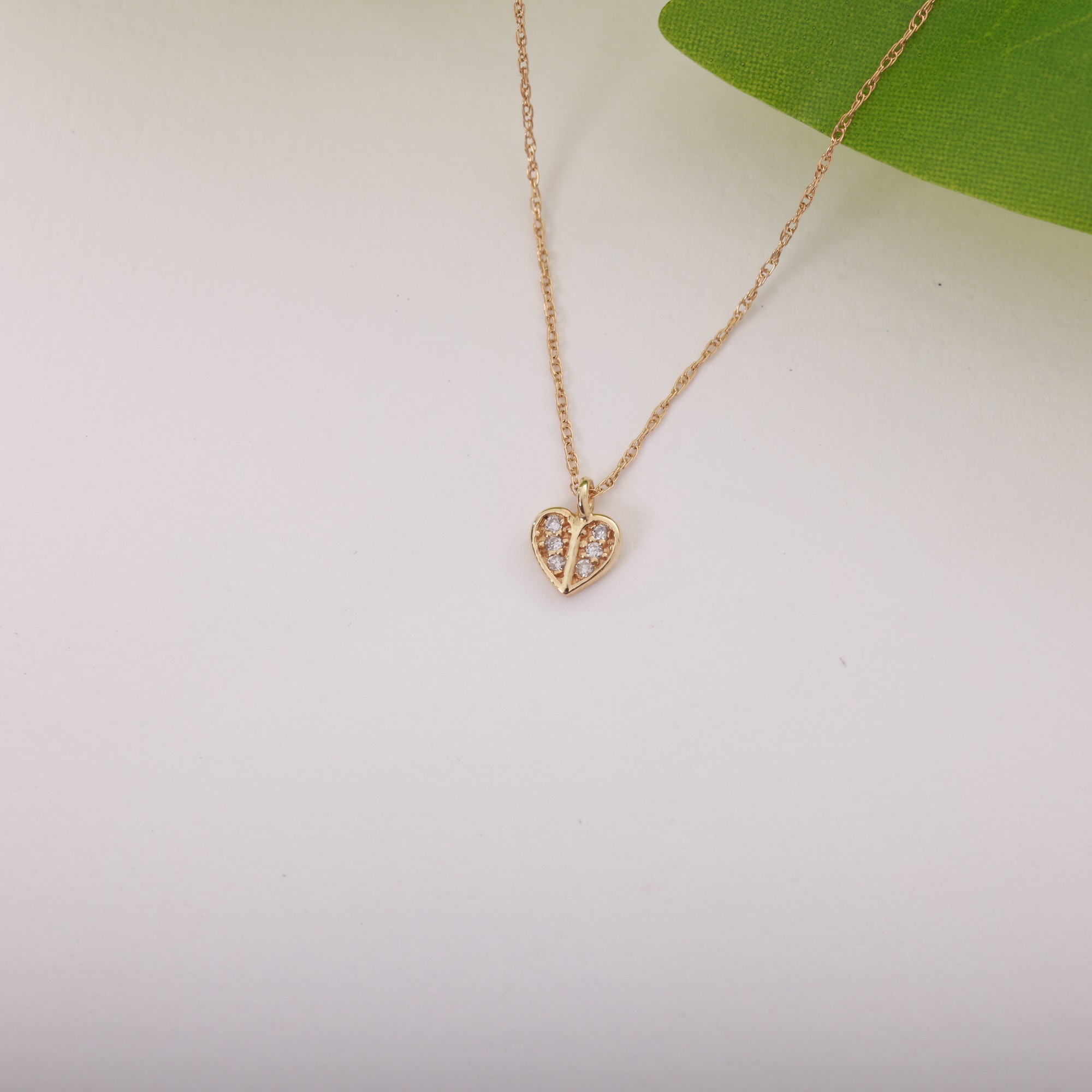 Minimal Heart Necklace with 14 Carat Gold Stone