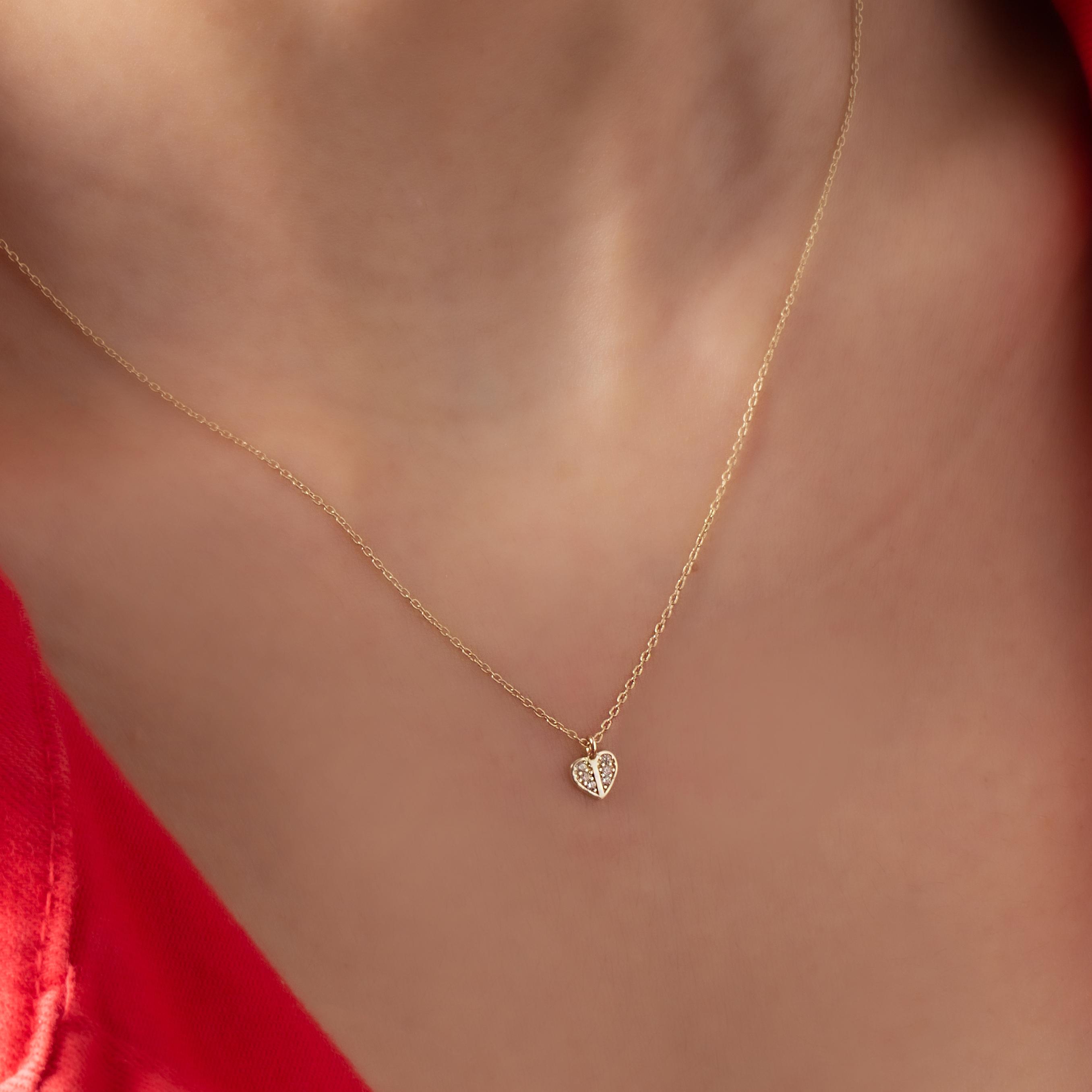 Minimal Heart Necklace with 14 Carat Gold Stone
