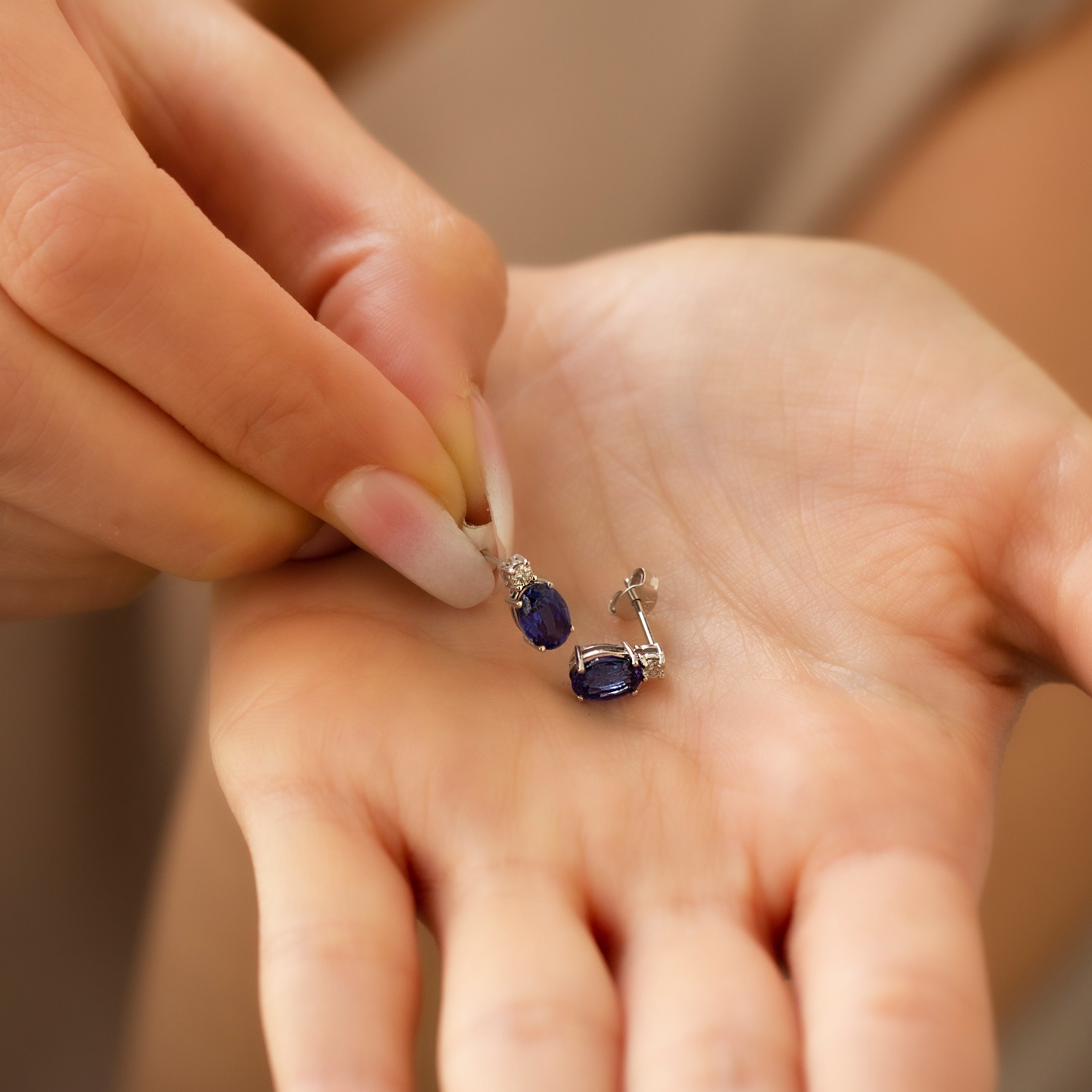 Gold Single Stone Sapphire Diamond Earring