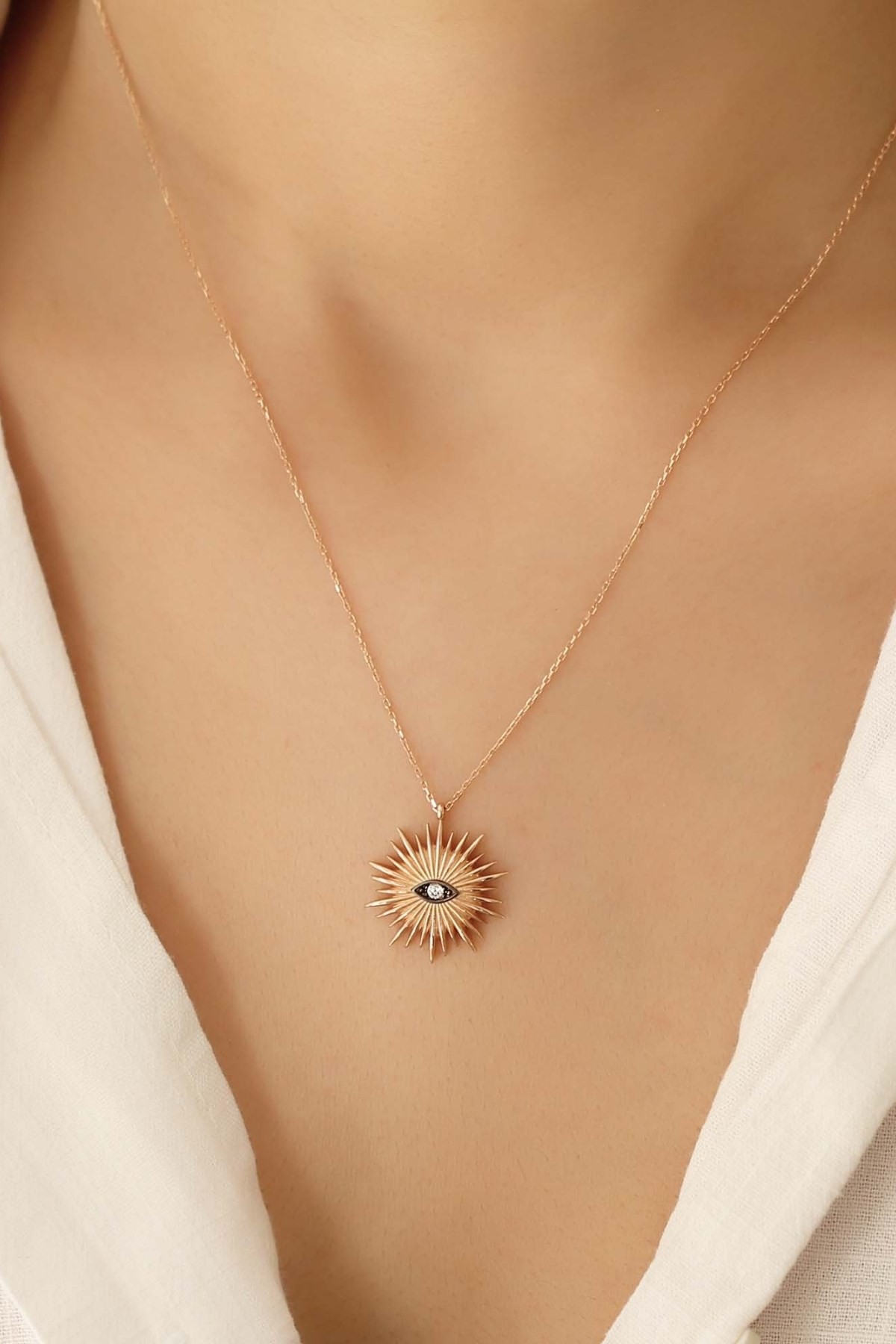 Minaliva 14 Carat Rose Gold Sun Eye Necklace