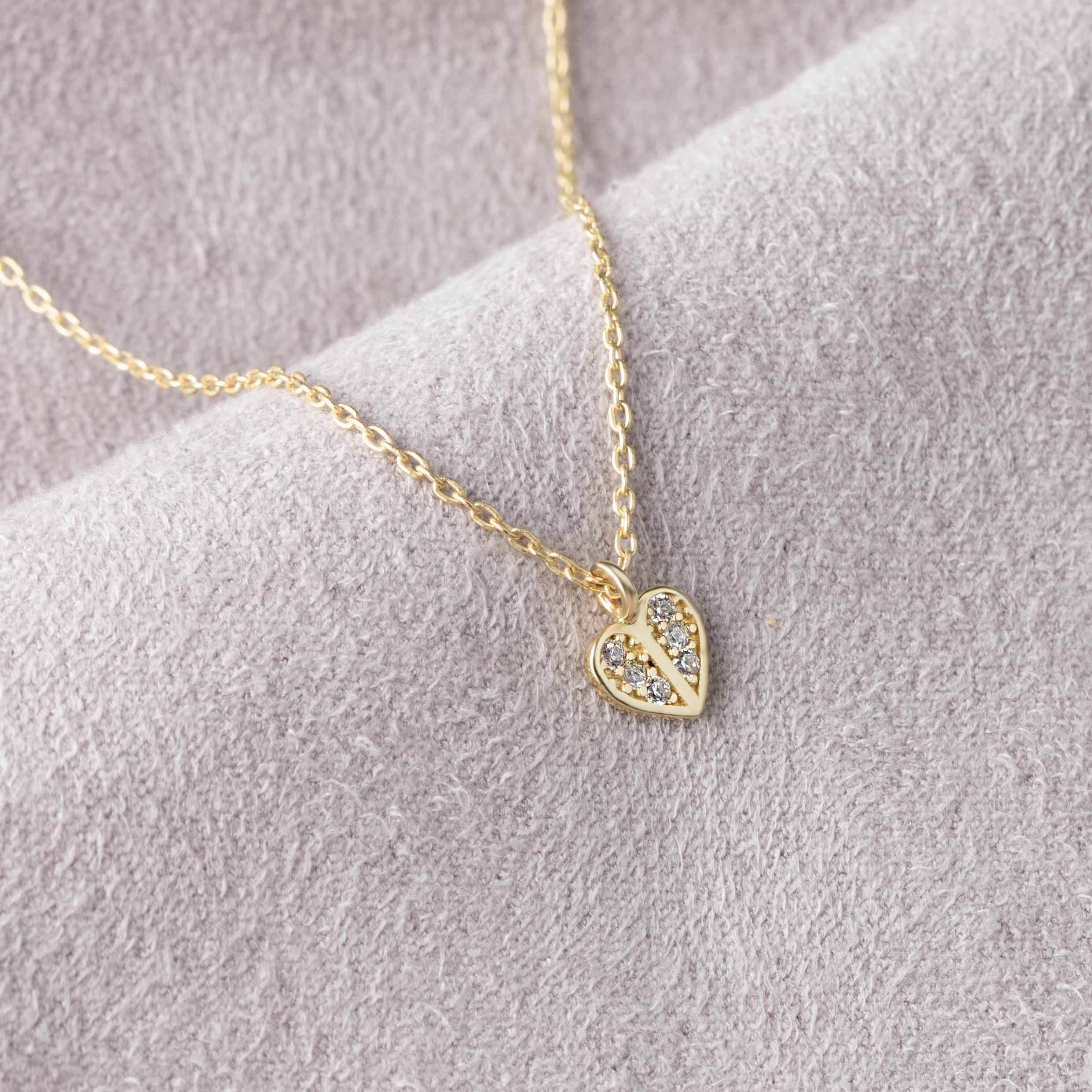 Minimal Heart Necklace with 14 Carat Gold Stone