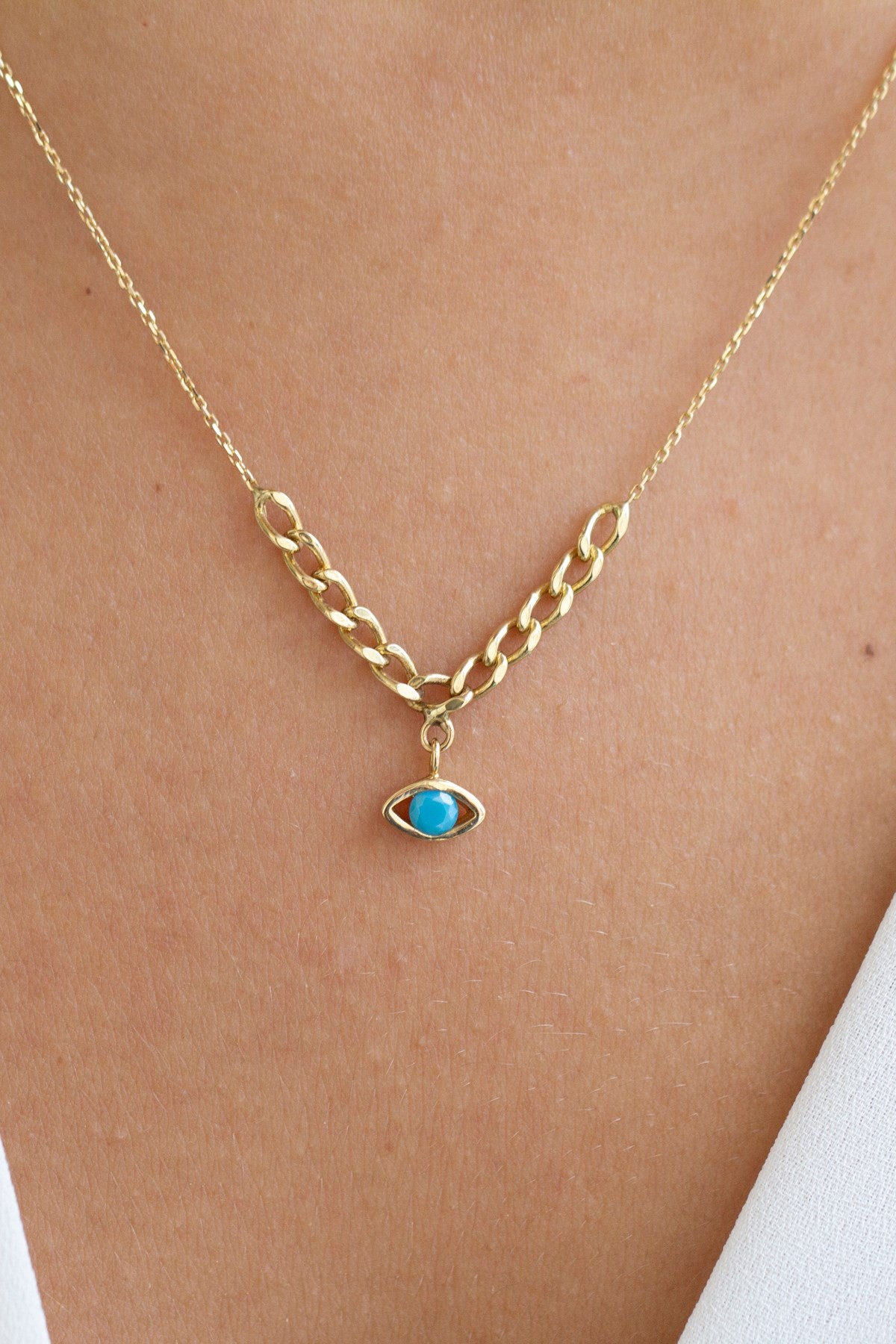 14 Carat Yellow Gold Turquoise Stone Necklace