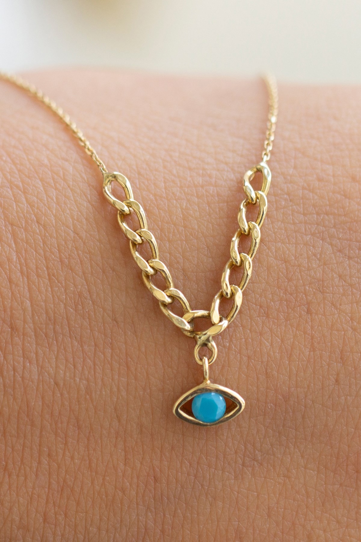 14 Carat Yellow Gold Turquoise Stone Necklace