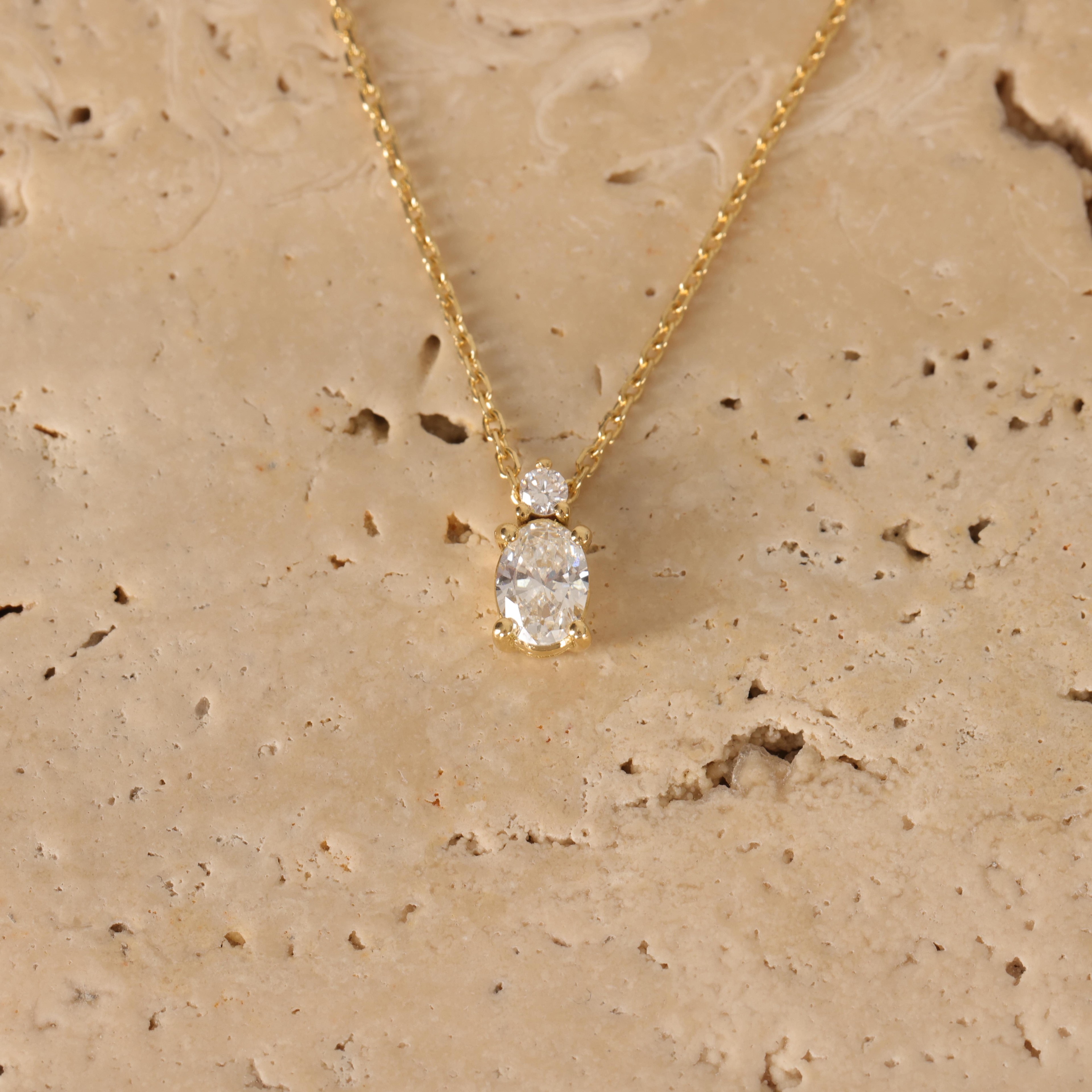 14 Carat Gold Diamond Stone Necklace