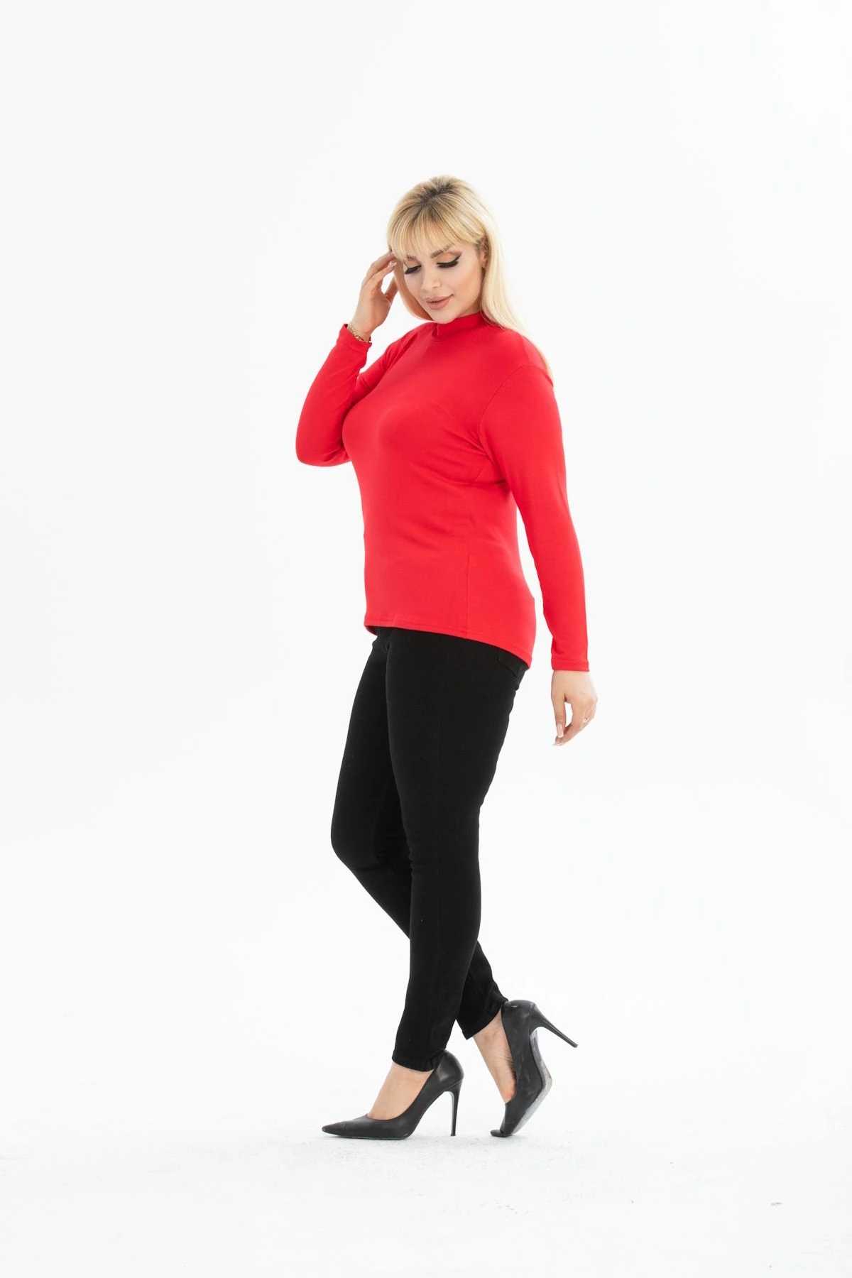 Kadın Kırmızı Renk Dik Yaka Uzun Kol Bluz Boy 70cm