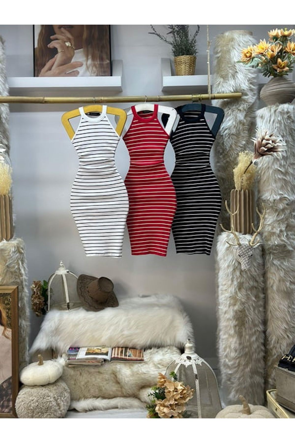 Kaşkorse Kumaş Çizgi Desen Halter Yaka Elbise Boy 90 Cm