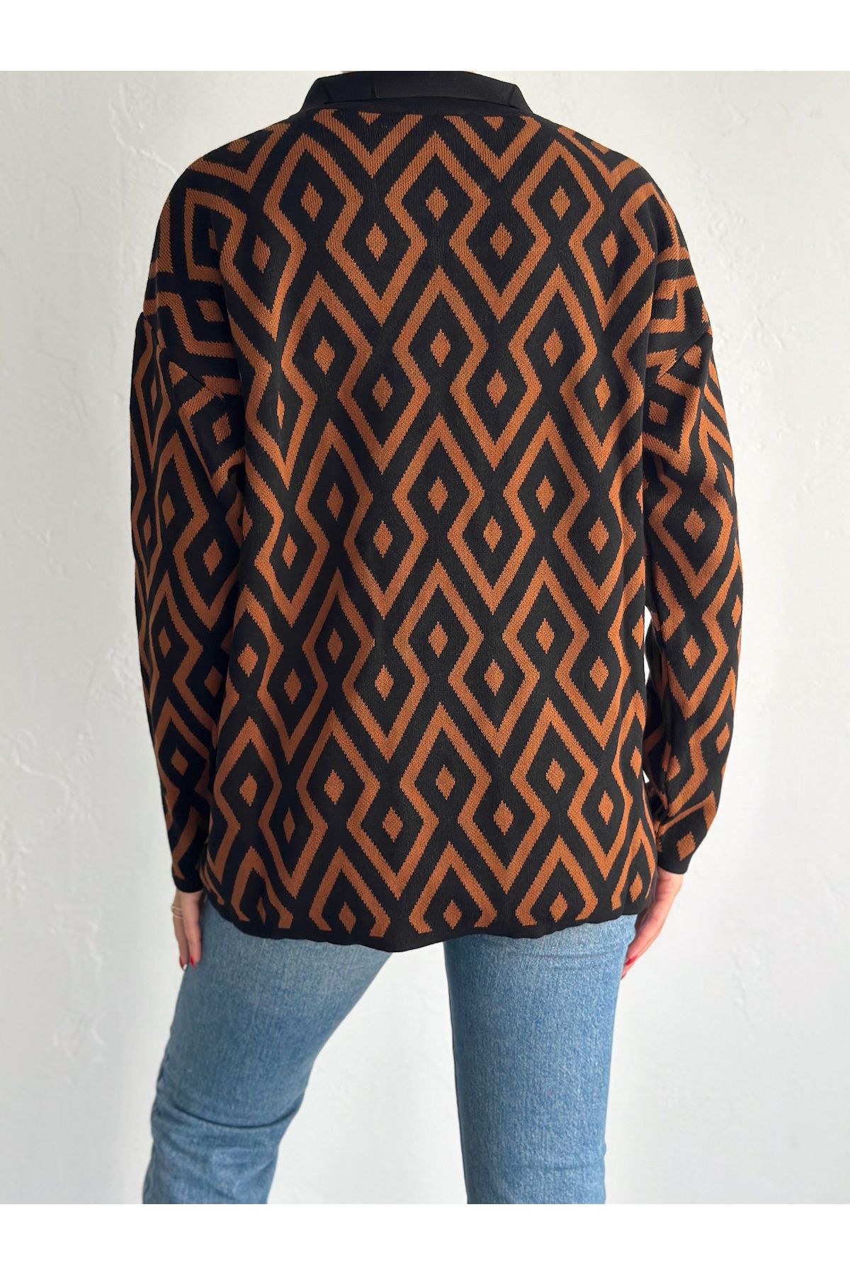 Kadın Geometrik Desen Önü Düğmeli Hırka