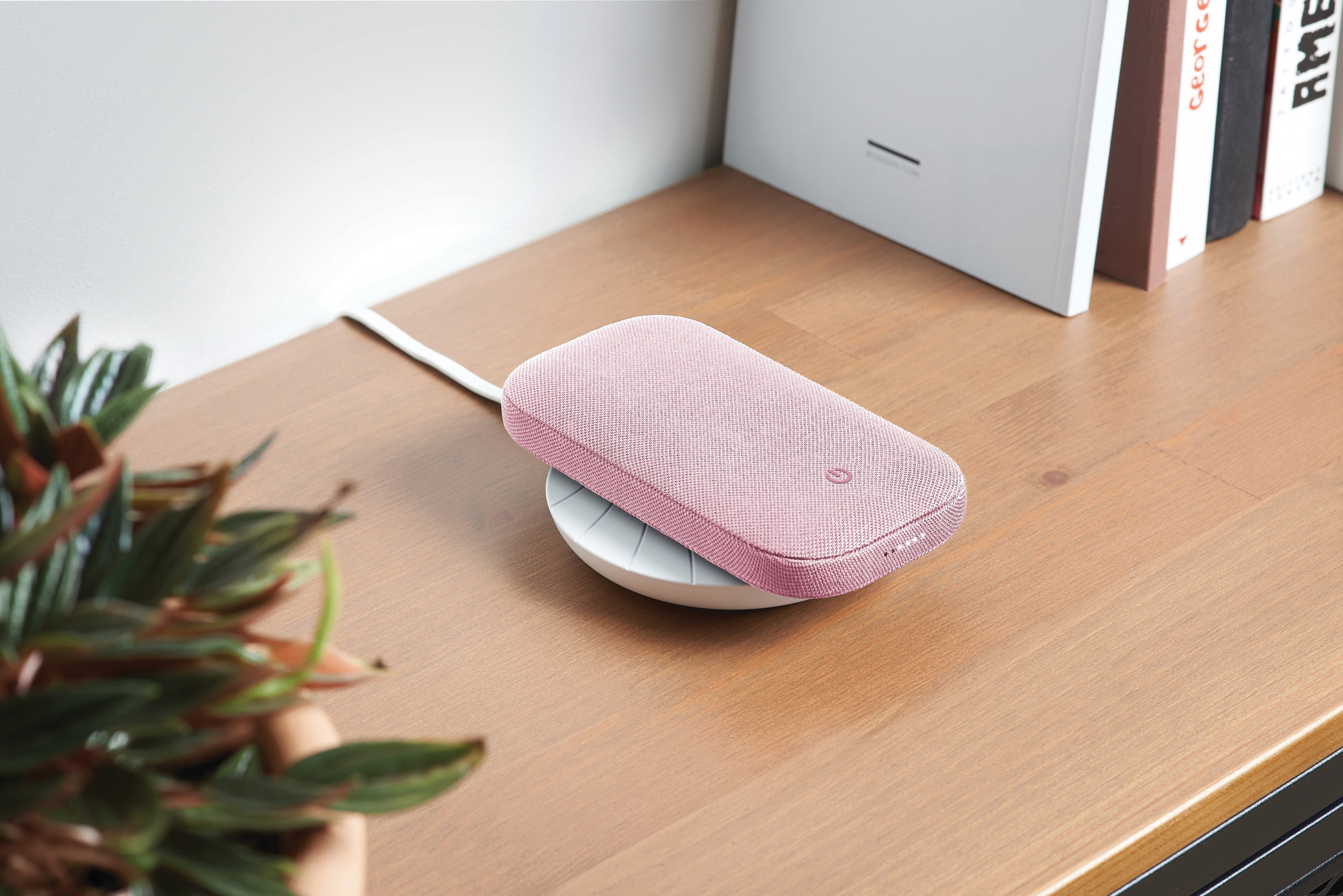 Lexon Powersound Kablosuz Şarj Cihazı ve Bluetooth Hoparlör Pembe