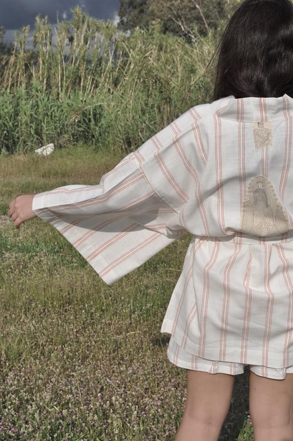 İki Kızlar Kırmızı Çizgili Kaynamış Süt Kraliçesi Kimono