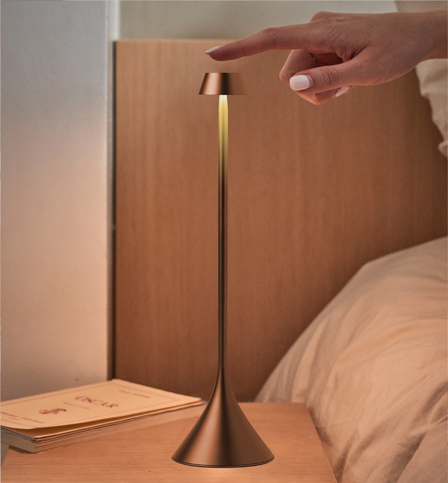 Lexon Steli Shade Led Masa Lambası 
Bronz