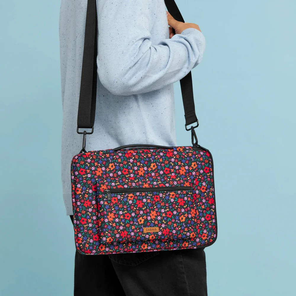 Cabaia Lpt Farewell Square 15" Laptop Çantası