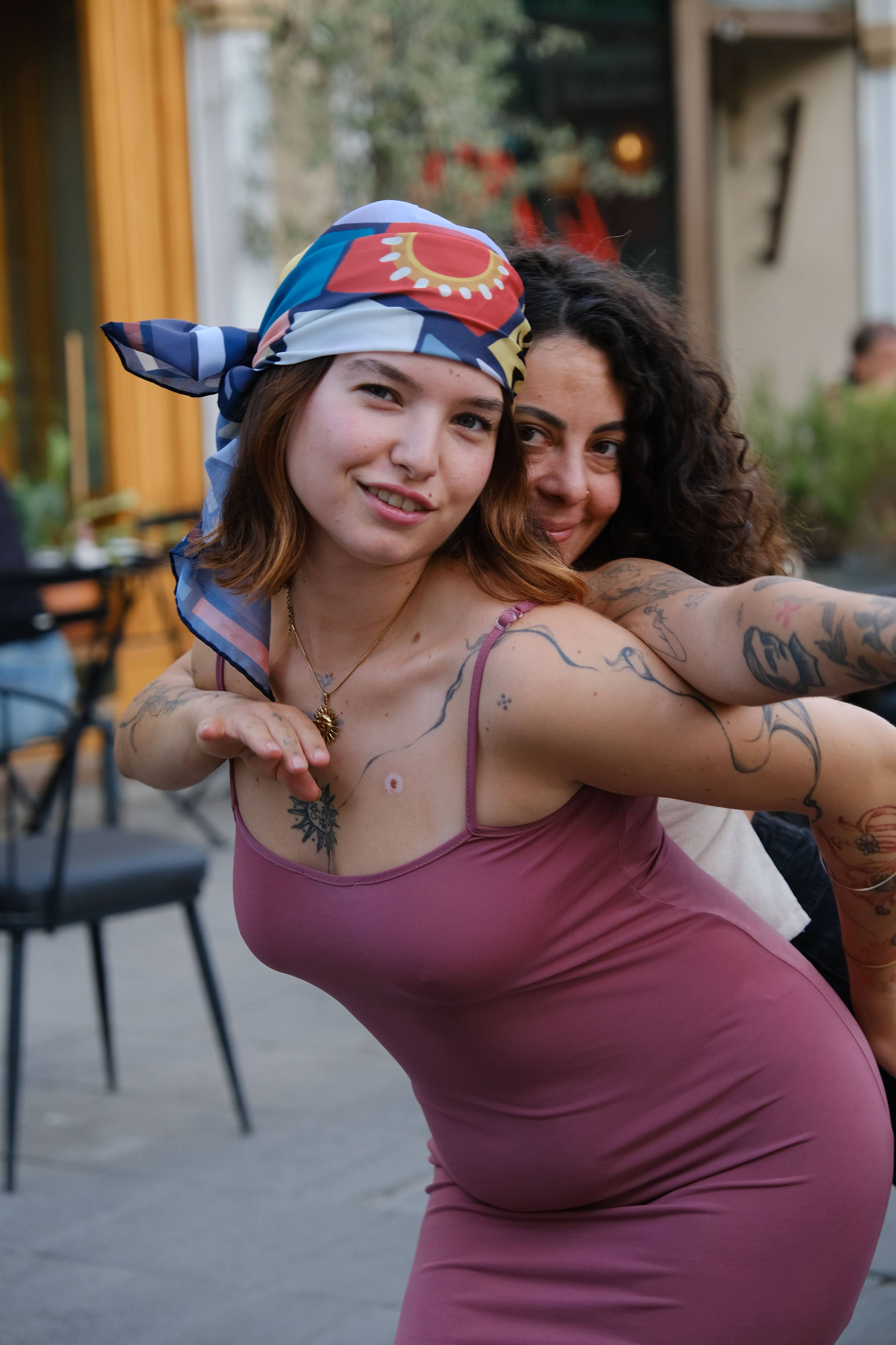 Less Atelier Geometry Fular 90x90