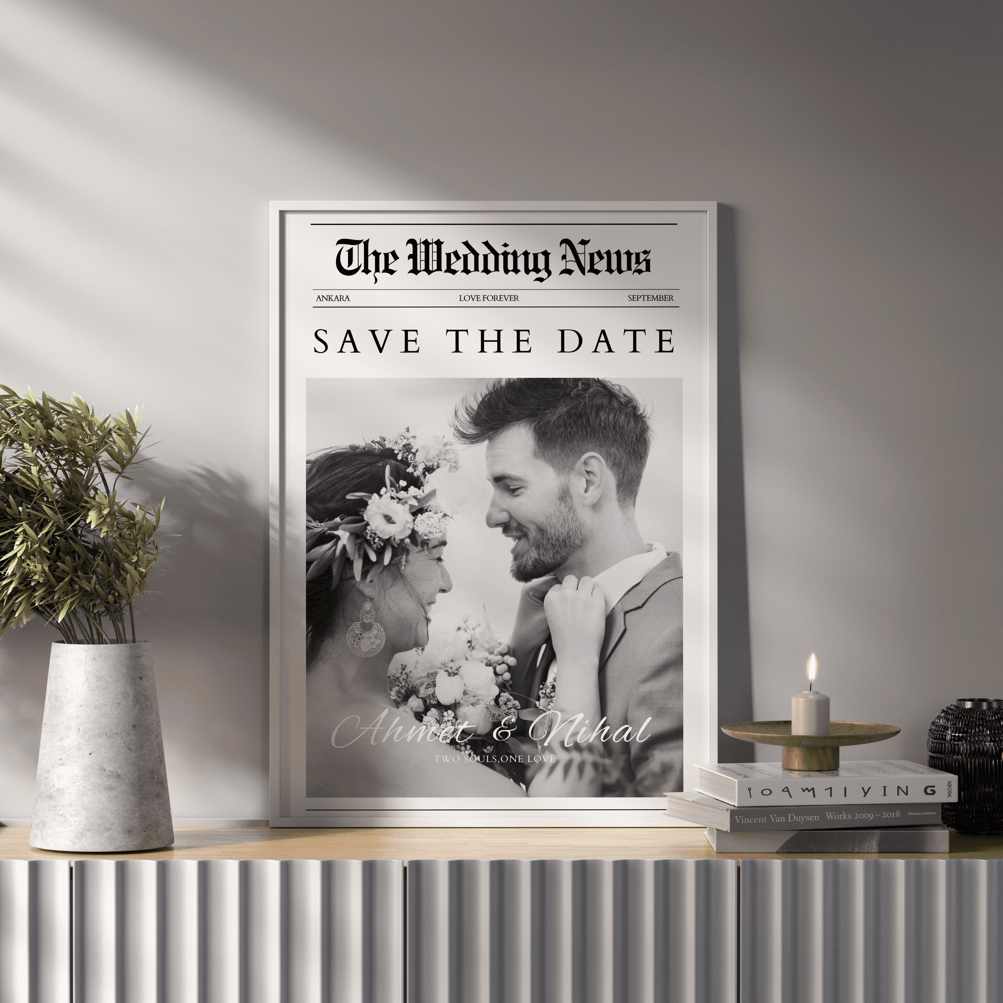 Sonsuz Aşk Çerçeveli “The Wedding News” Tablosu(Siyah-Beyaz)