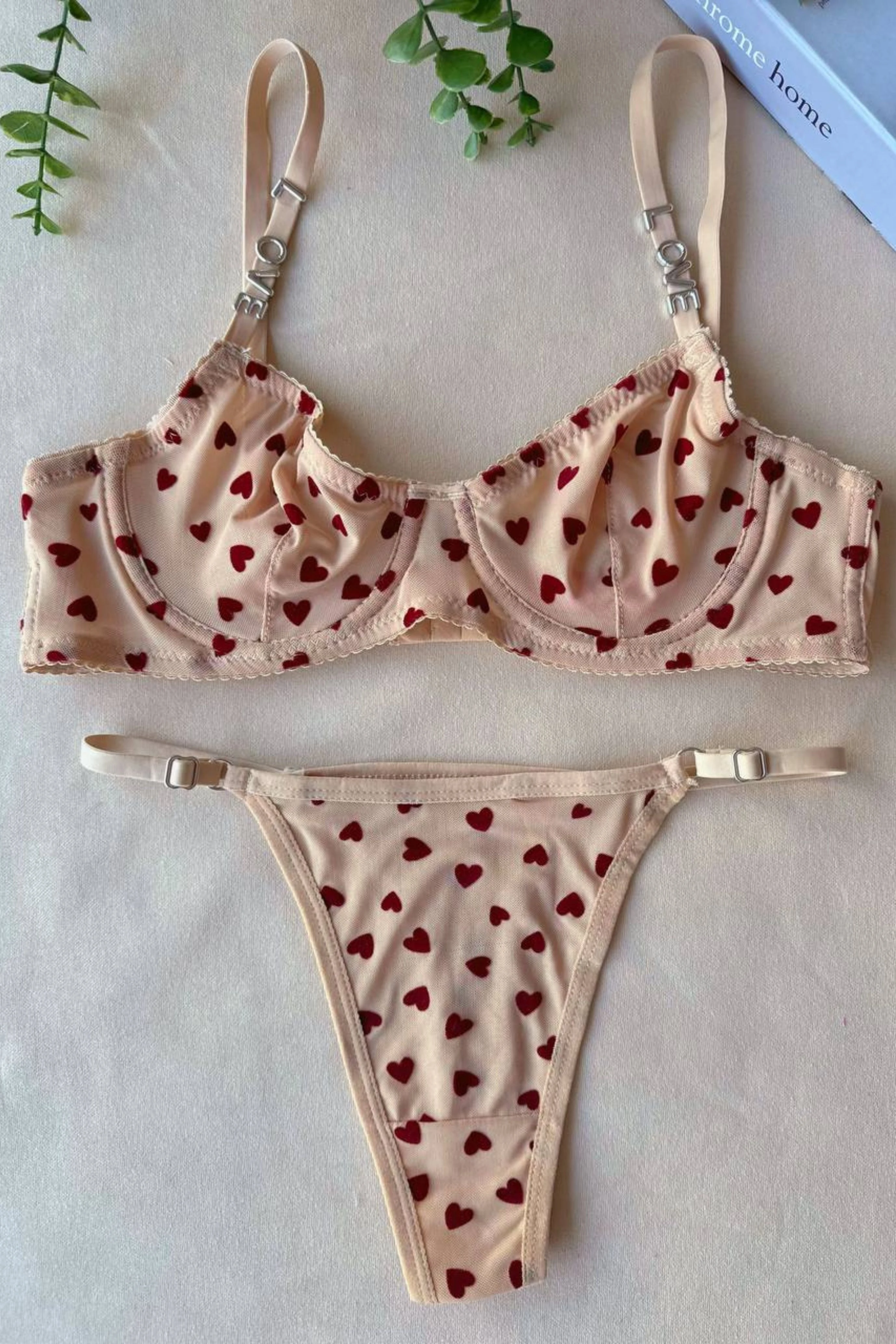 Bej Renkli Kalb Detaylı Desteksiz Sütyen ve Külot Takımı Romantic Bliss Collection