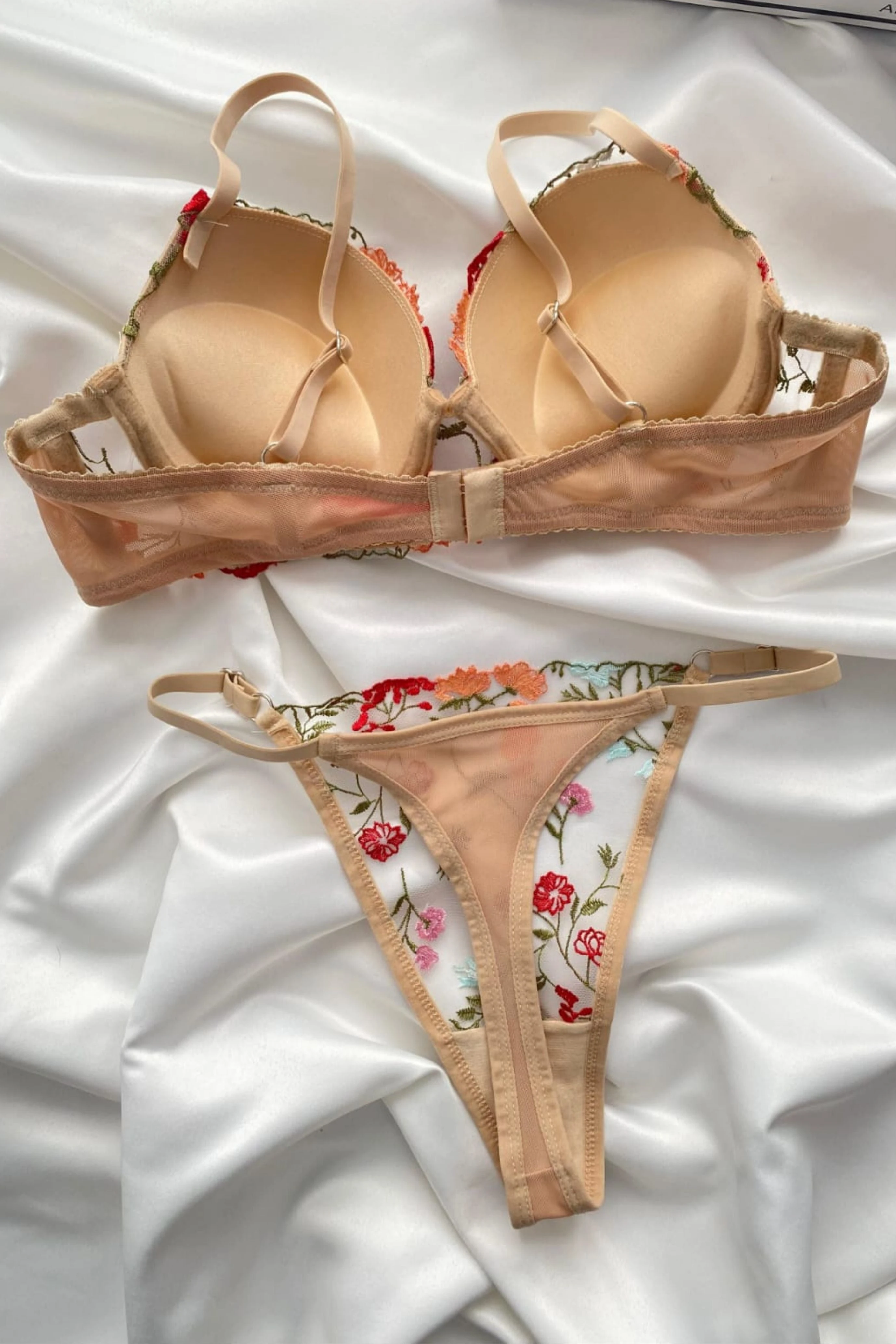 Ten Renkli Çiçek Desenli Destekli Sütyen Takımı Brode Koleksiyonu