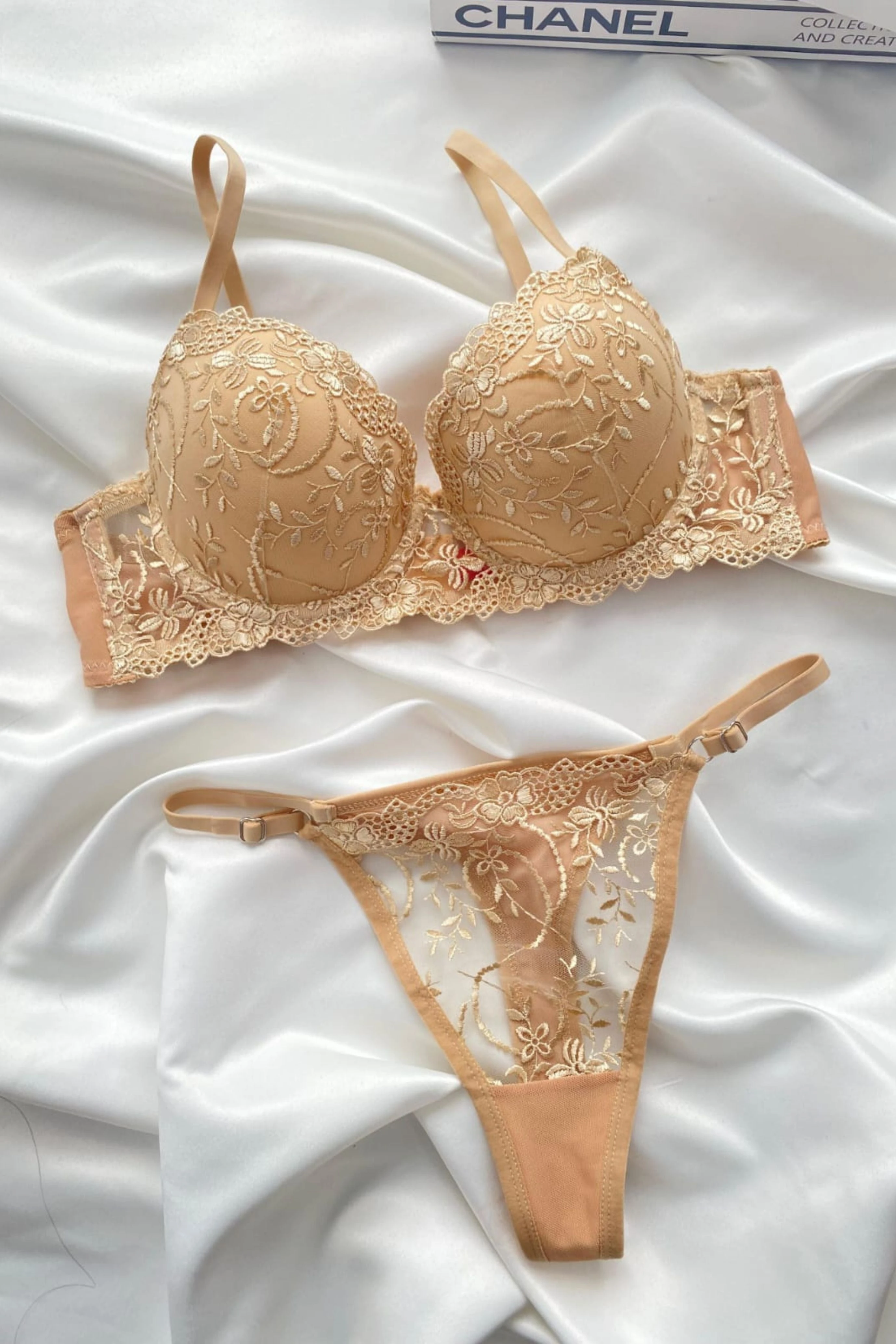 Ten Renkli Dal Çiçek Desenli Destekli Sütyen Takımı Brode Koleksiyonu